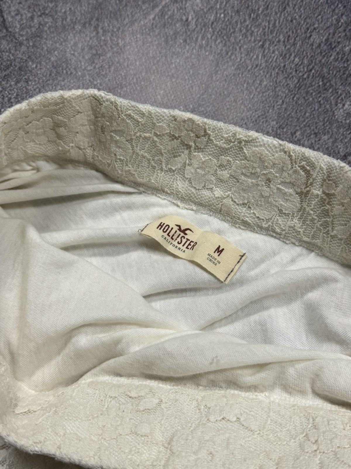 Hollister Hollister White Lace Mini Skirt — Pristine Condition Size 28" / US 6 / IT 42 - 3 Thumbnail
