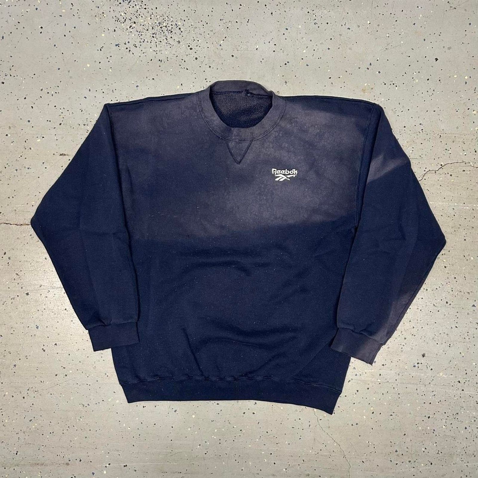 Reebok VTG Navy blue Reebok sweatshirt with embroidered logo Size US XL / EU 56 / 4 - 1 Thumbnail