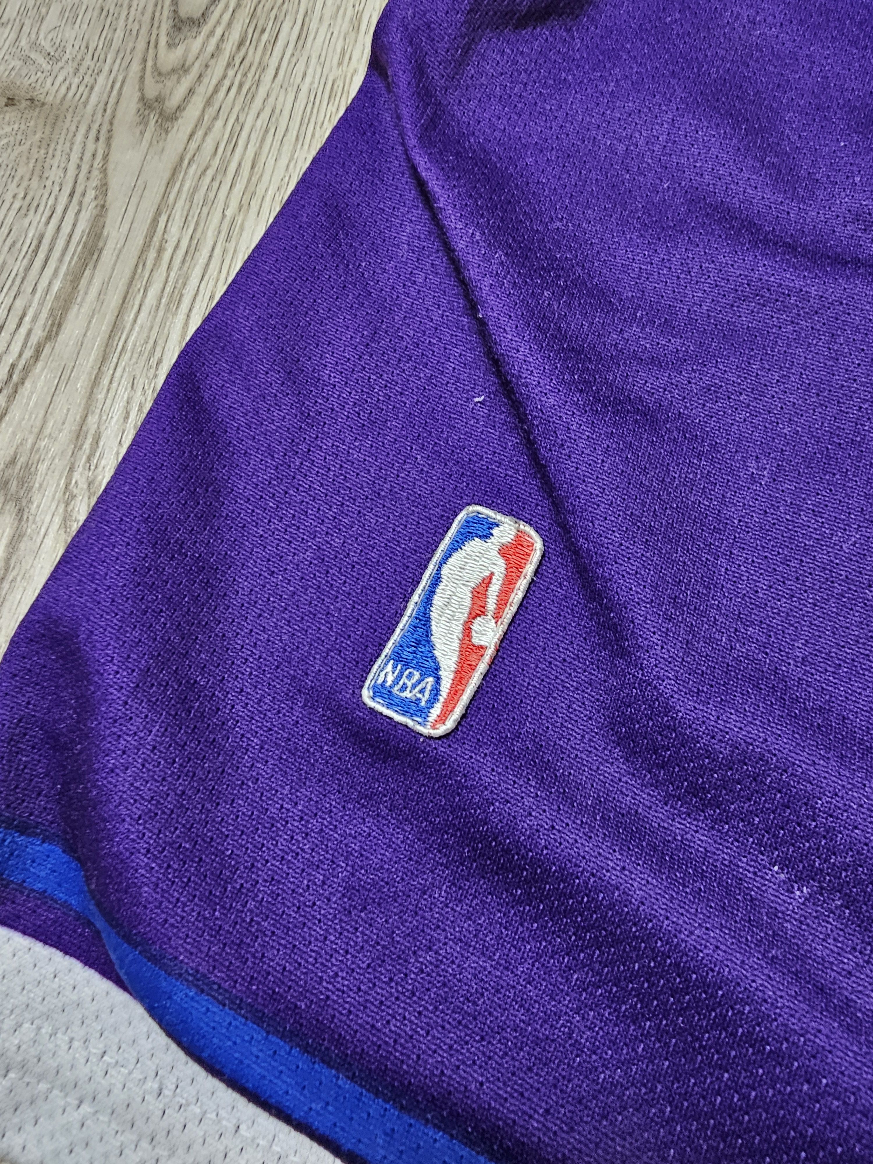 Champion CHARLOTTE HORNETS SHORTS CHAMPION 1994 BASKETBALL SHORTS NBA Size US 36 / EU 52 - 4 Thumbnail