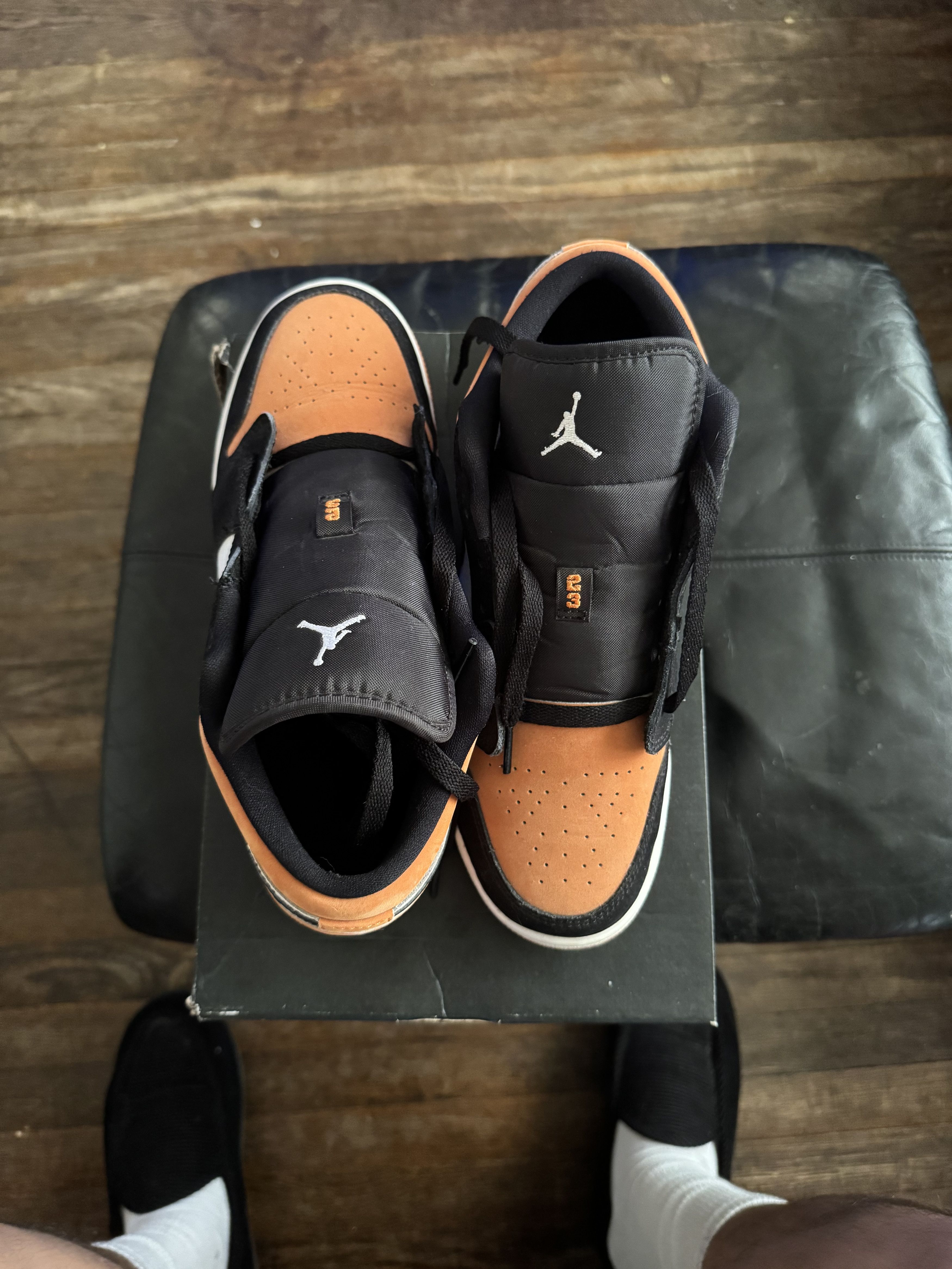 Jordan Brand × Nike Jordan 1 Low Shattered Backboard (GS) Size US 7 / EU 40 - 2 Thumbnail