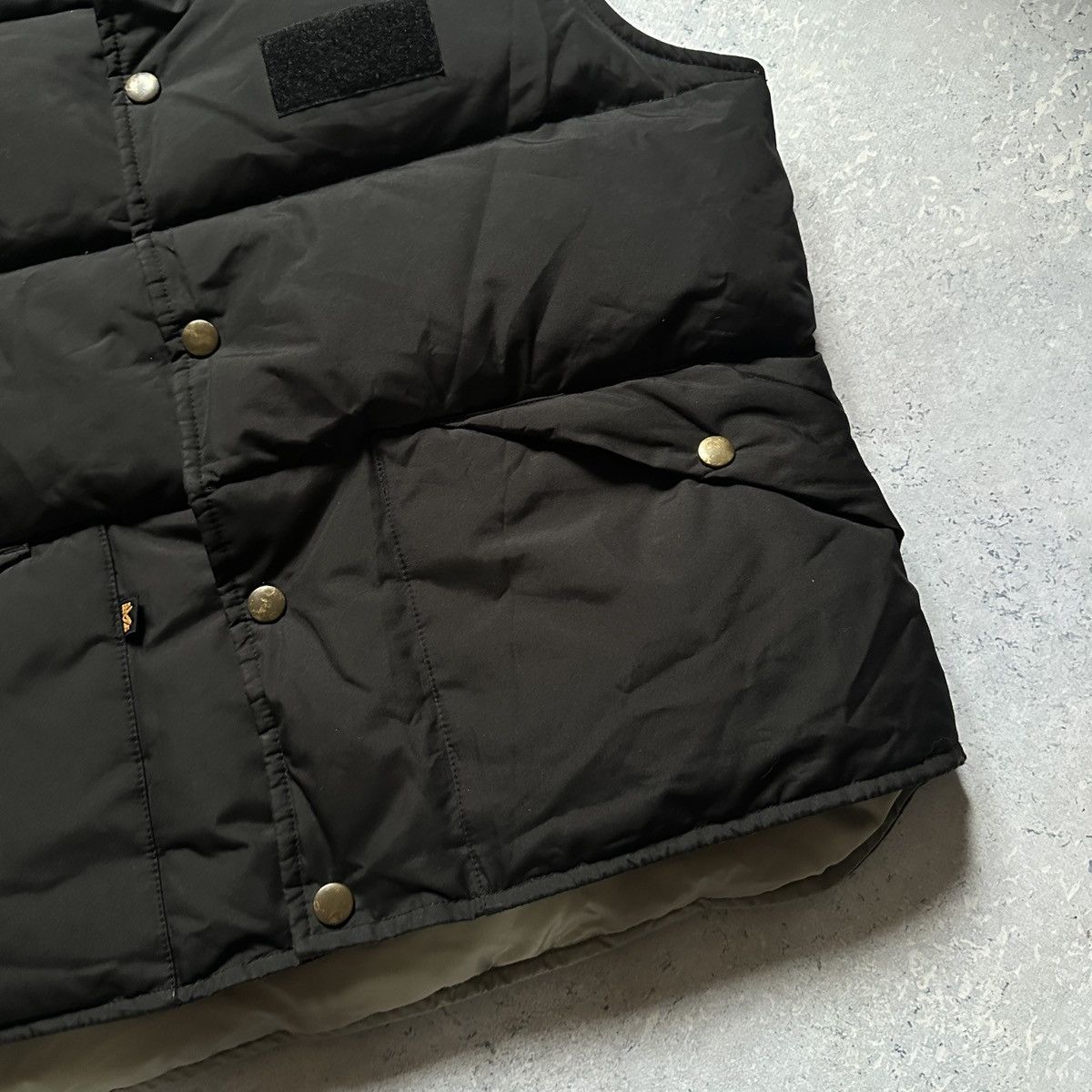 Alpha Industries Vintage Alpha Industries Cropped Puffer Down Vest Womens XS Size XS / US 0-2 / IT 36-38 - 5 Thumbnail