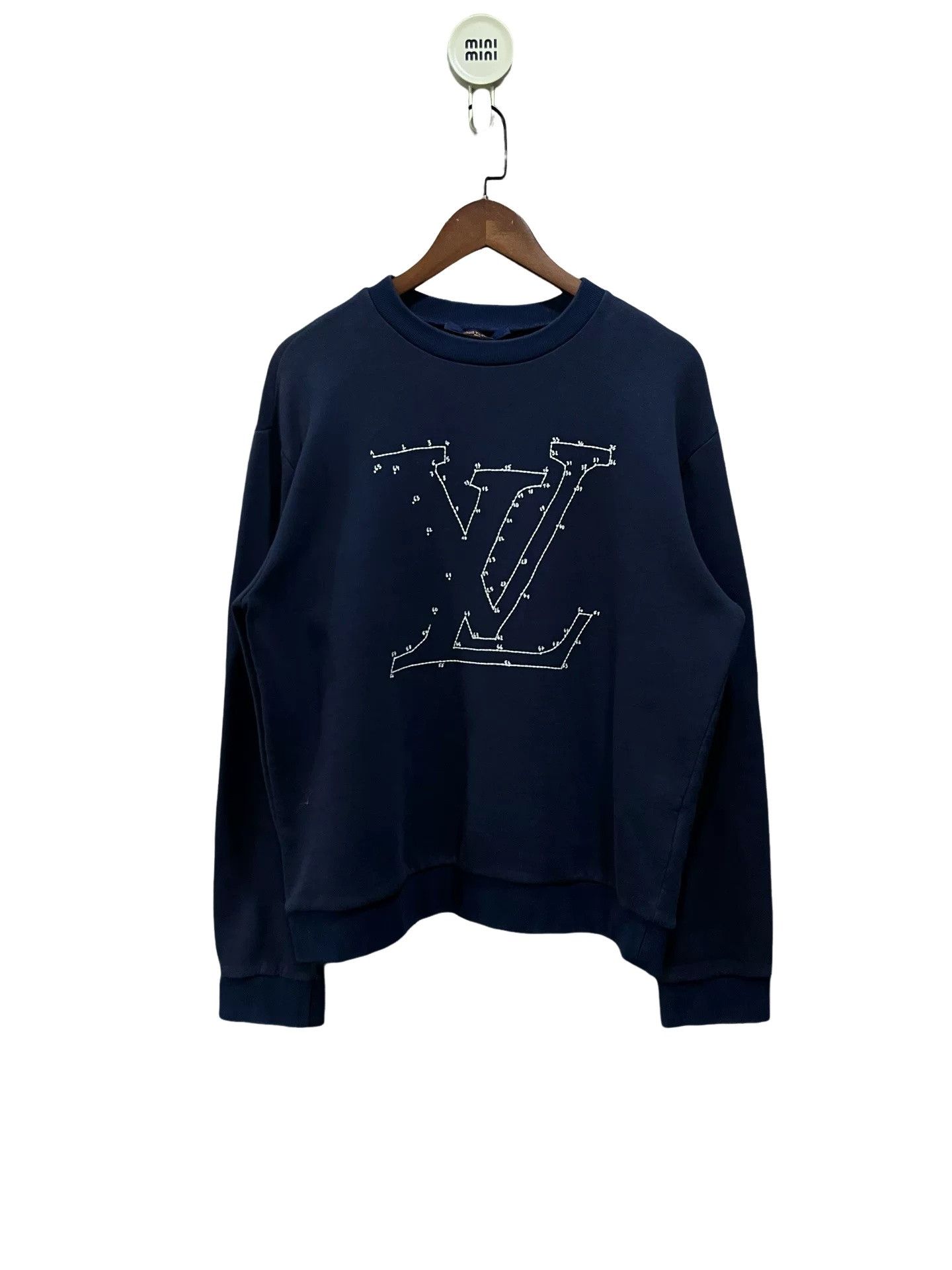 Louis Vuitton Louis Vuitton Embroidery LV Logo Sweatshirt Size M Size US M / EU 48-50 / 2 - 1 Thumbnail
