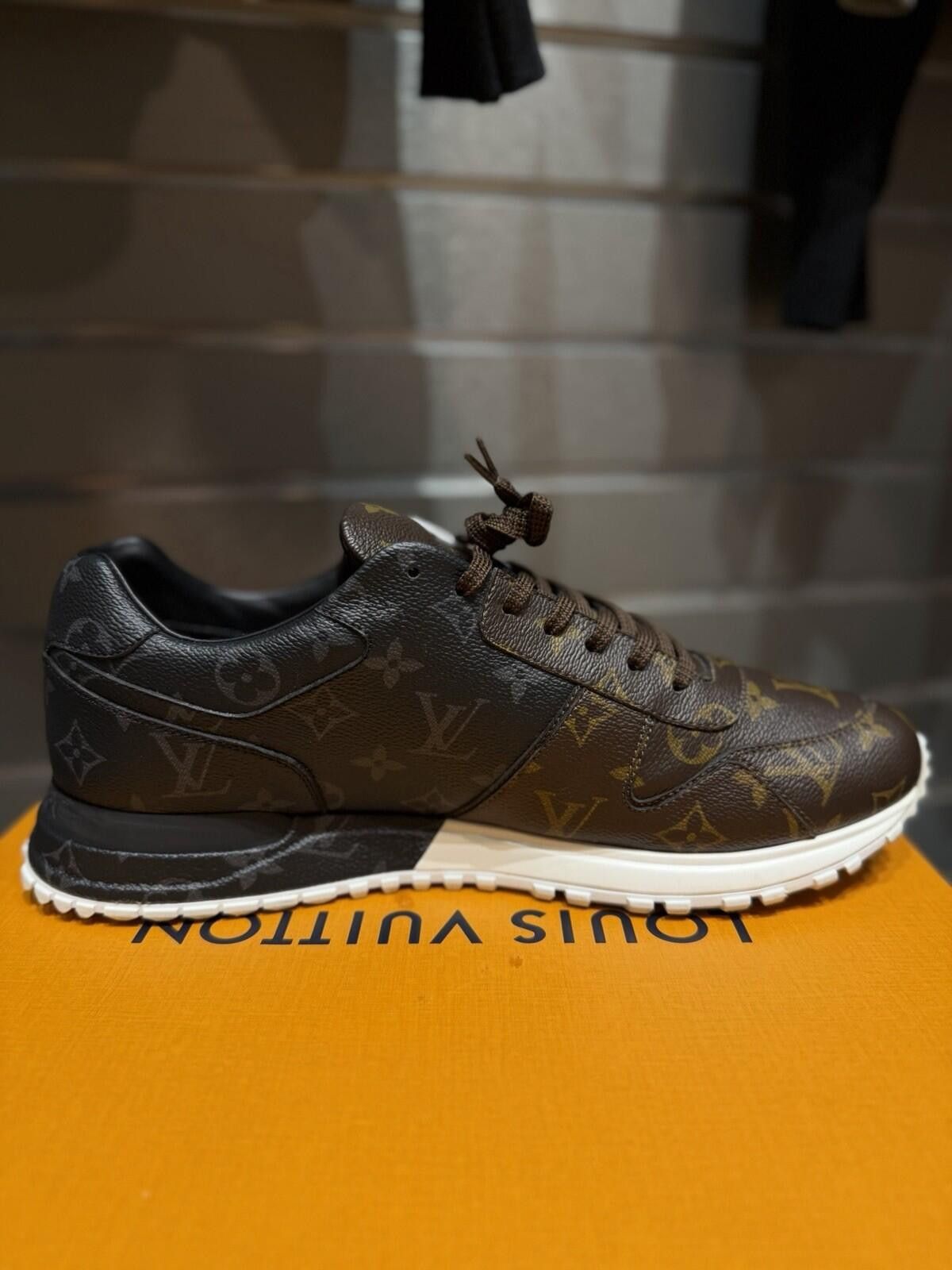 Louis Vuitton Size 10.5LV/11.5US Louis Vuitton Runaway Trainer Monogram Size US 11.5 / EU 44-45 - 8 Thumbnail