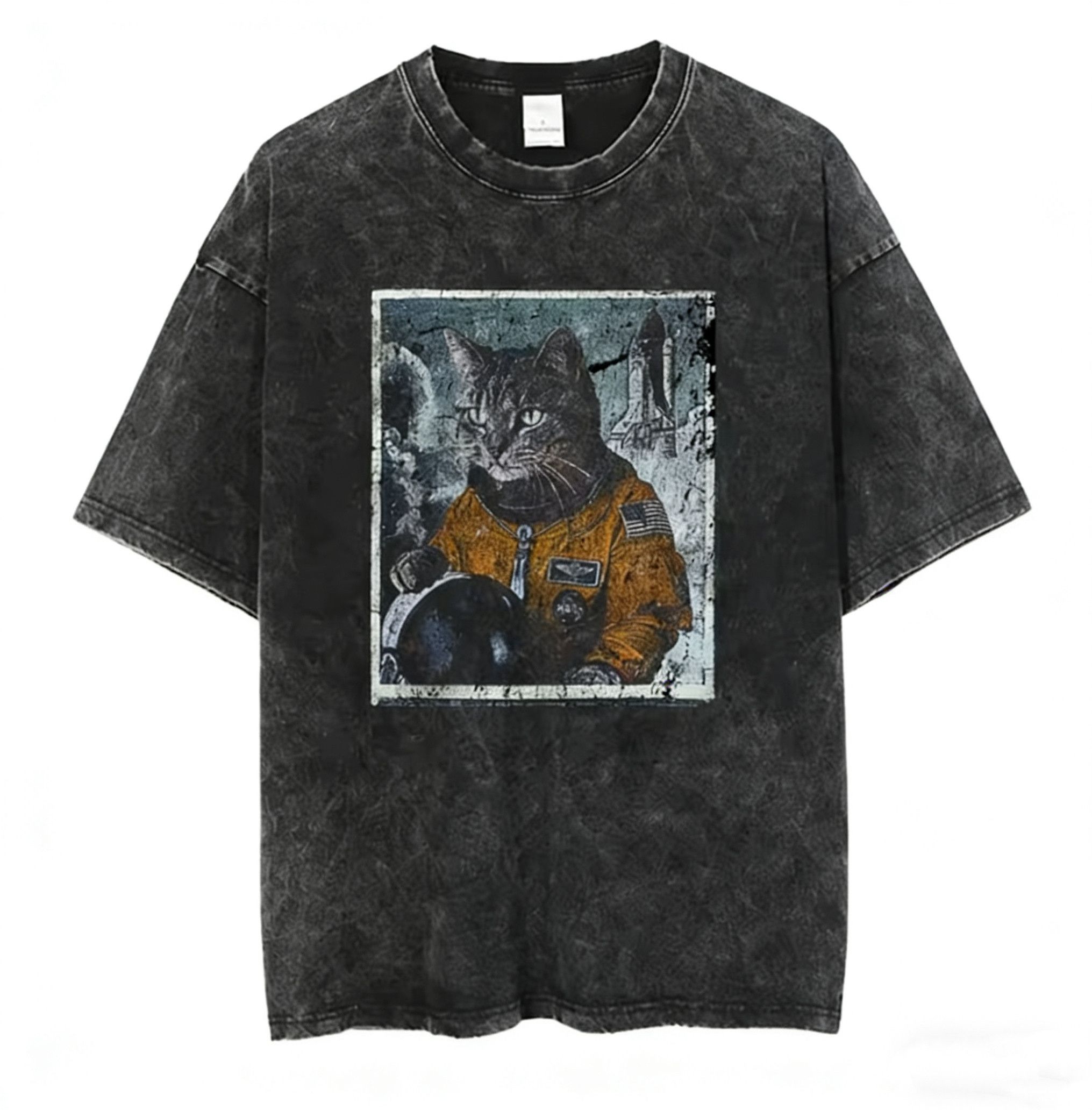 Japanese Brand Y2K Streetwear Retro Anime Astronaut Cat Washed T-Shirt Size US XL / EU 56 / 4 - 1 Thumbnail