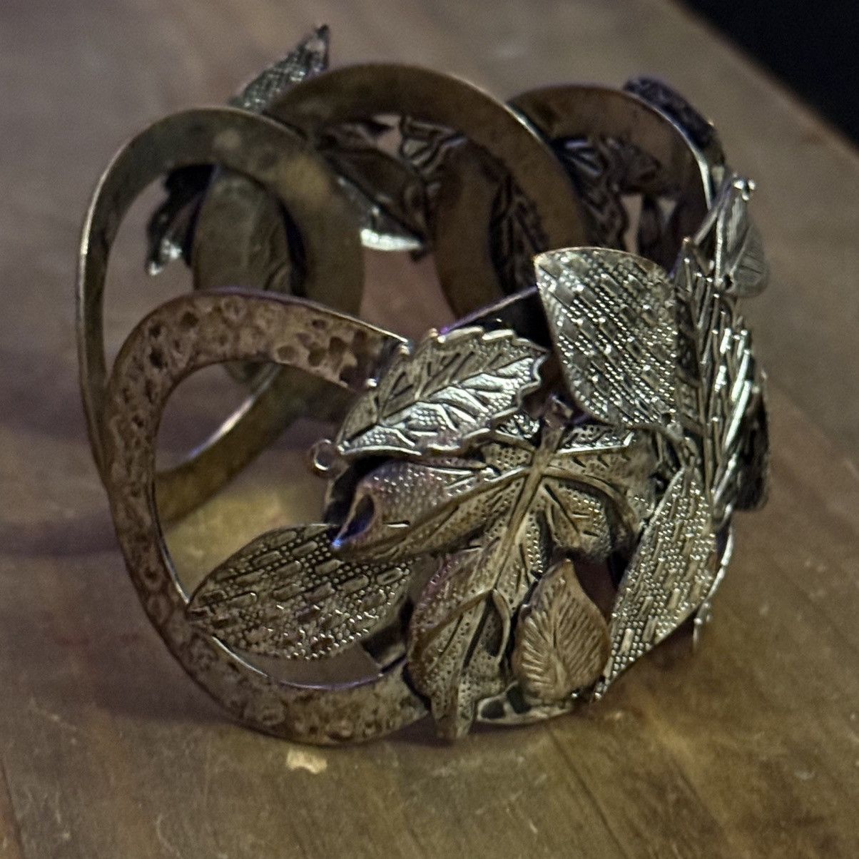 Other Chunky silver tone overlapping leaves cuff bangle bracelet Size ONE SIZE - 3 Thumbnail