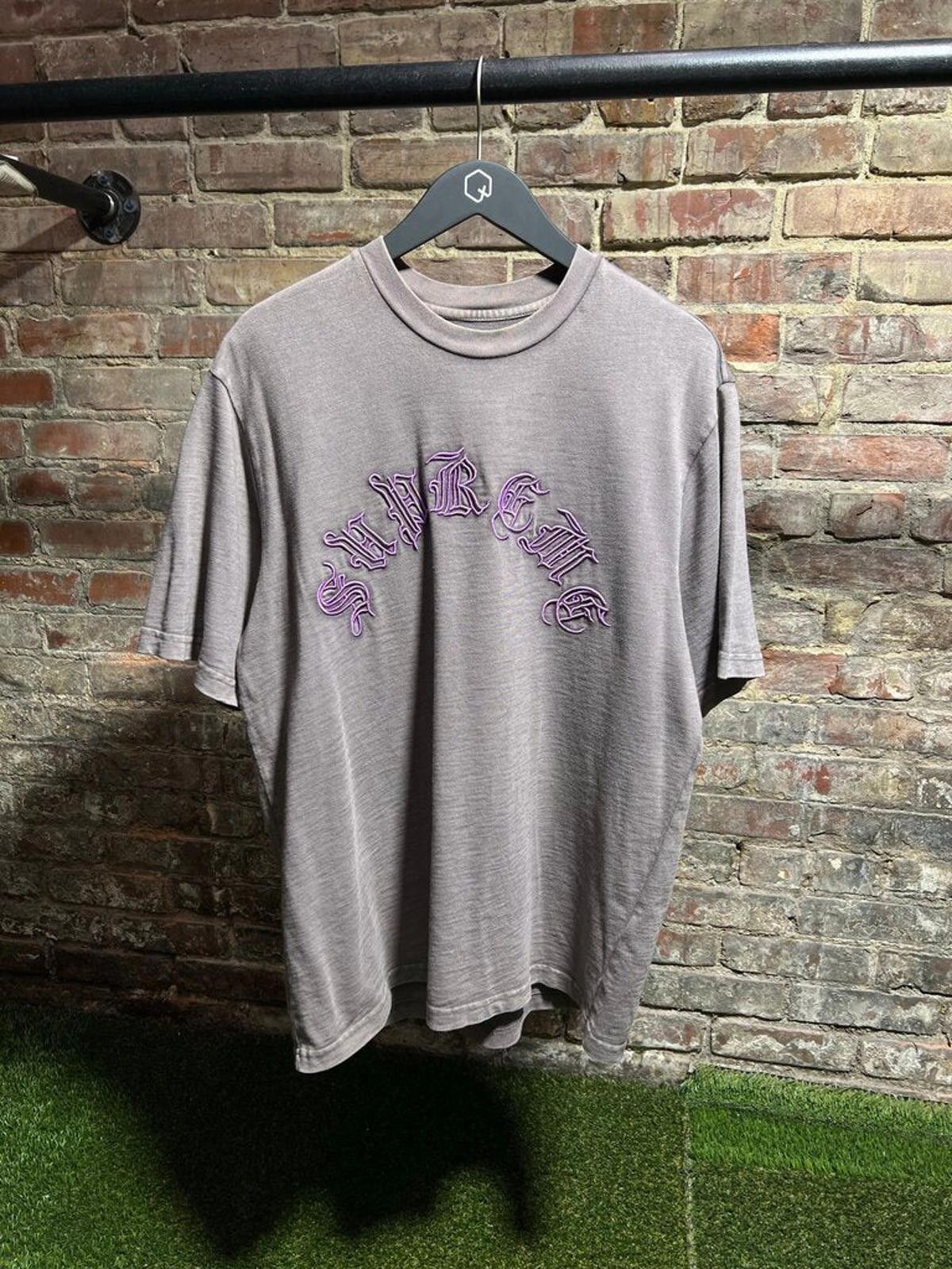 Supreme Supreme Embroidered Grey Tee Sz.M Size US M / EU 48-50 / 2 - 1 Thumbnail