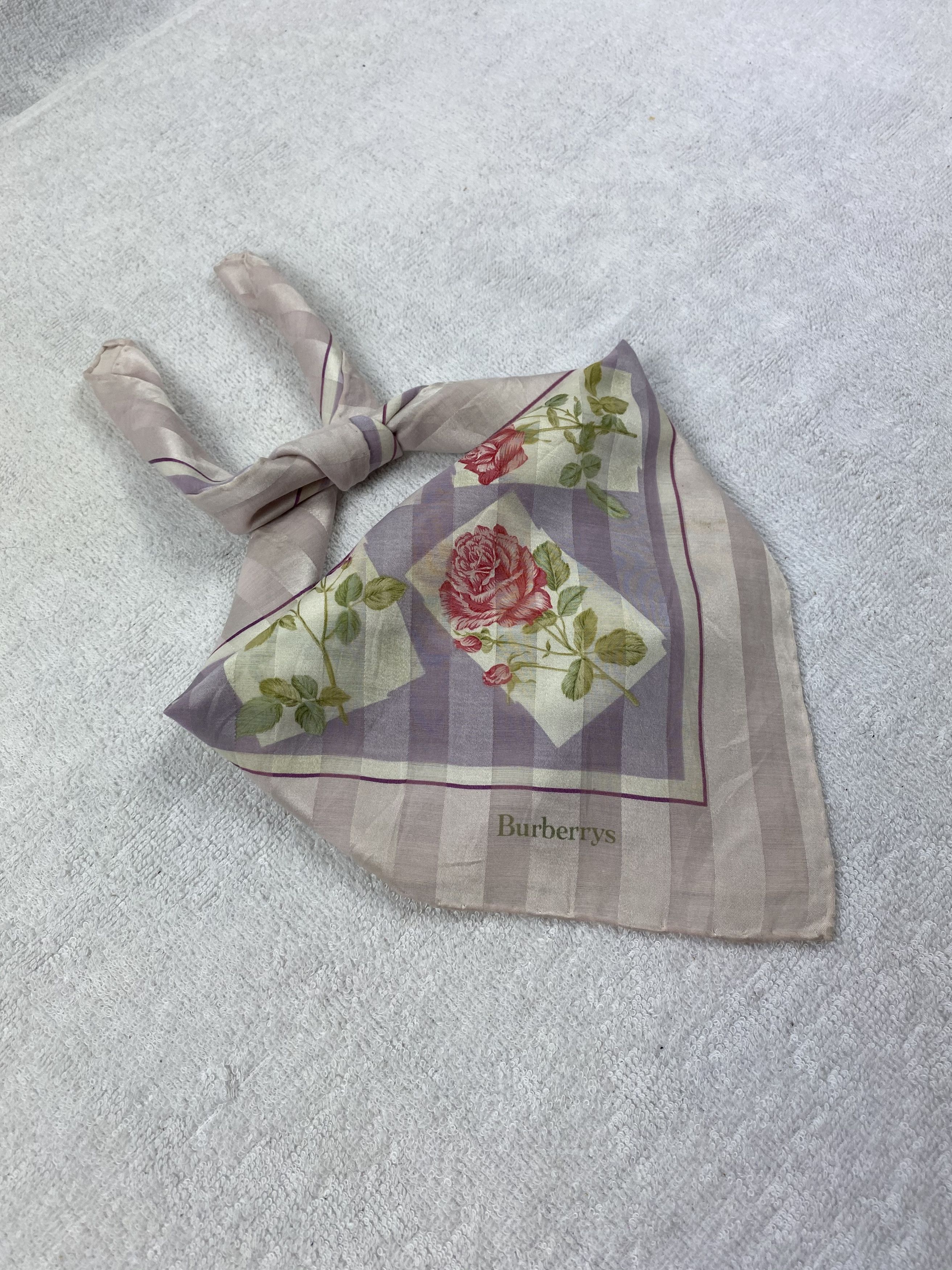 Burberry Burberrys Handkerchief / Bandana / Neckerchief Size ONE SIZE - 1 Thumbnail