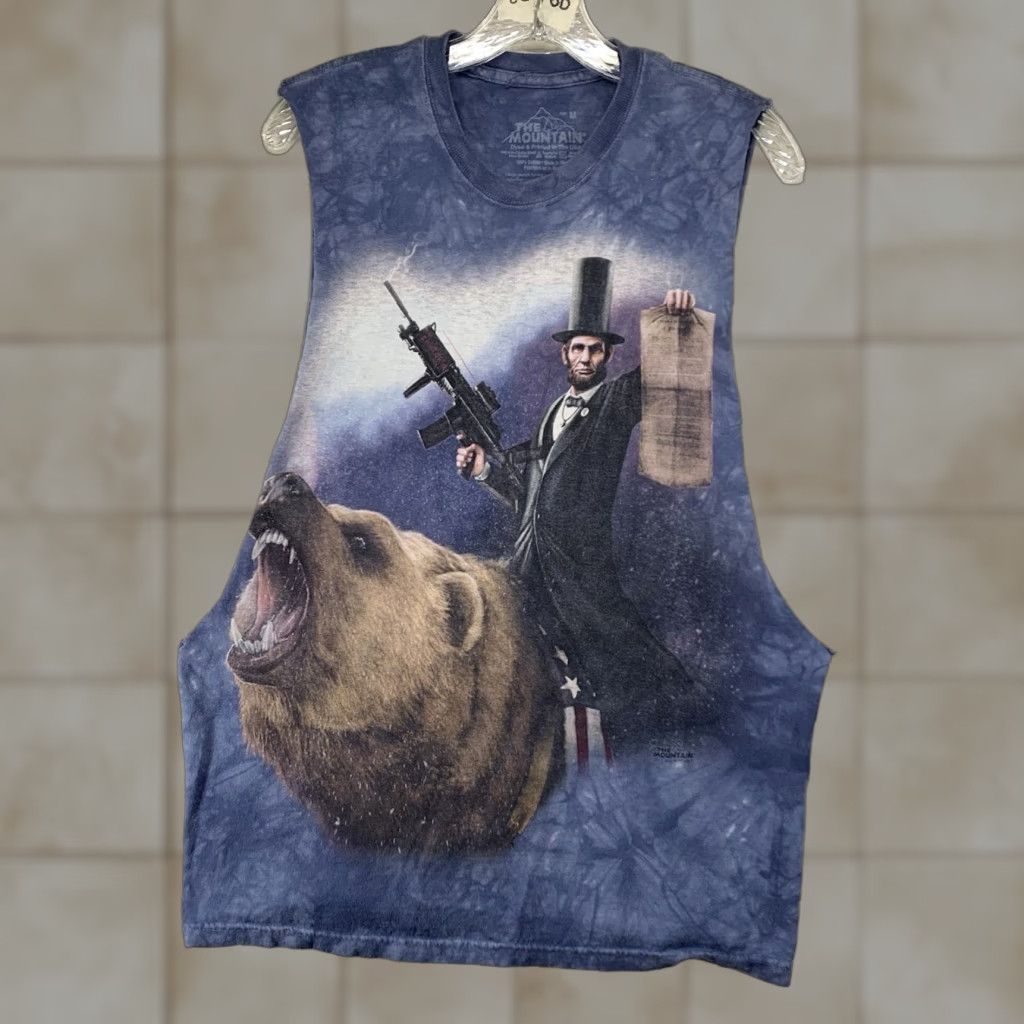 The Mountain The Mountain Men’s T-Shirt Blue Abraham Lincoln Bear Machine Gun Graphic Crew Neck Medium Casual Size US M / EU 48-50 / 2 - 1 Thumbnail