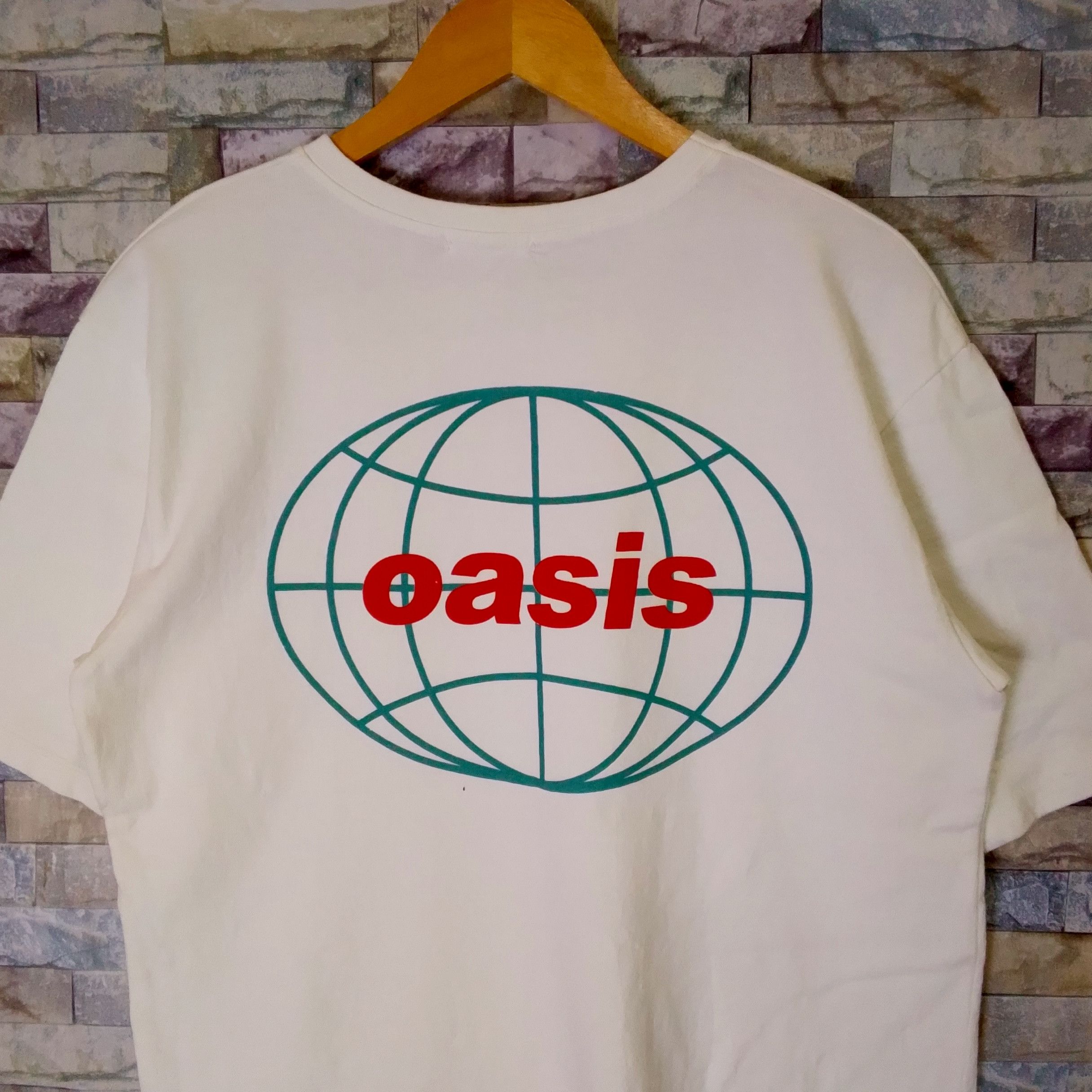 Band Tees Oasis Globe Band Tees Size US L / EU 52-54 / 3 - 3 Thumbnail