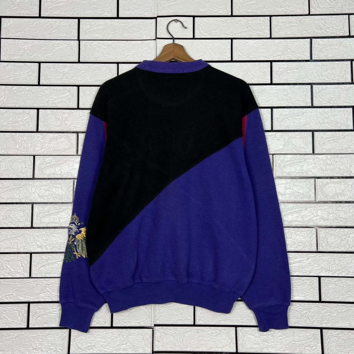 Japanese Brand Vintage Embroidered Big Logo Crewneck Sweatshirt #4176-C191 Size US M / EU 48-50 / 2 - 14 Thumbnail