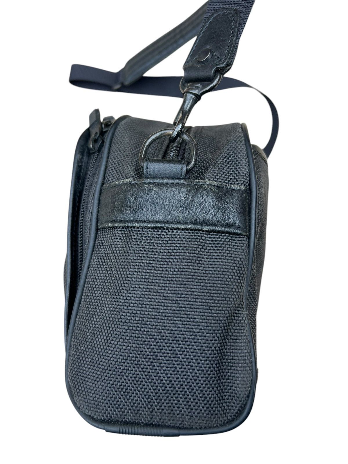 Issey Miyake Vintage Issey Miyake Fade Canvas Leather Sling Bag Size ONE SIZE - 11 Thumbnail