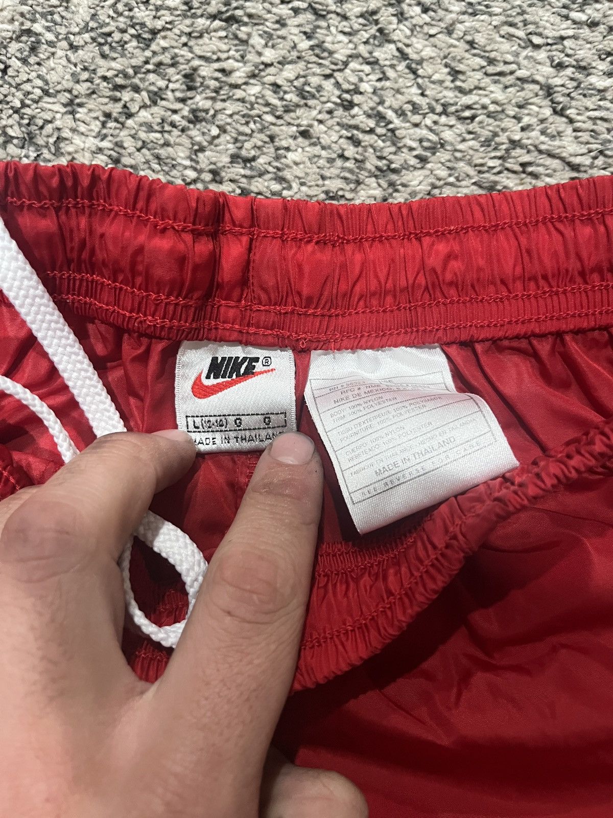 Nike Vintage nike running shorts. Size L Size US 30 / EU 46 - 2 Thumbnail