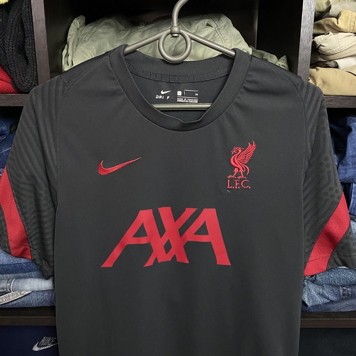 Nike Mens Nike FC Liverpool Training soccer jersey size S Size US S / EU 44-46 / 1 - 2 Thumbnail