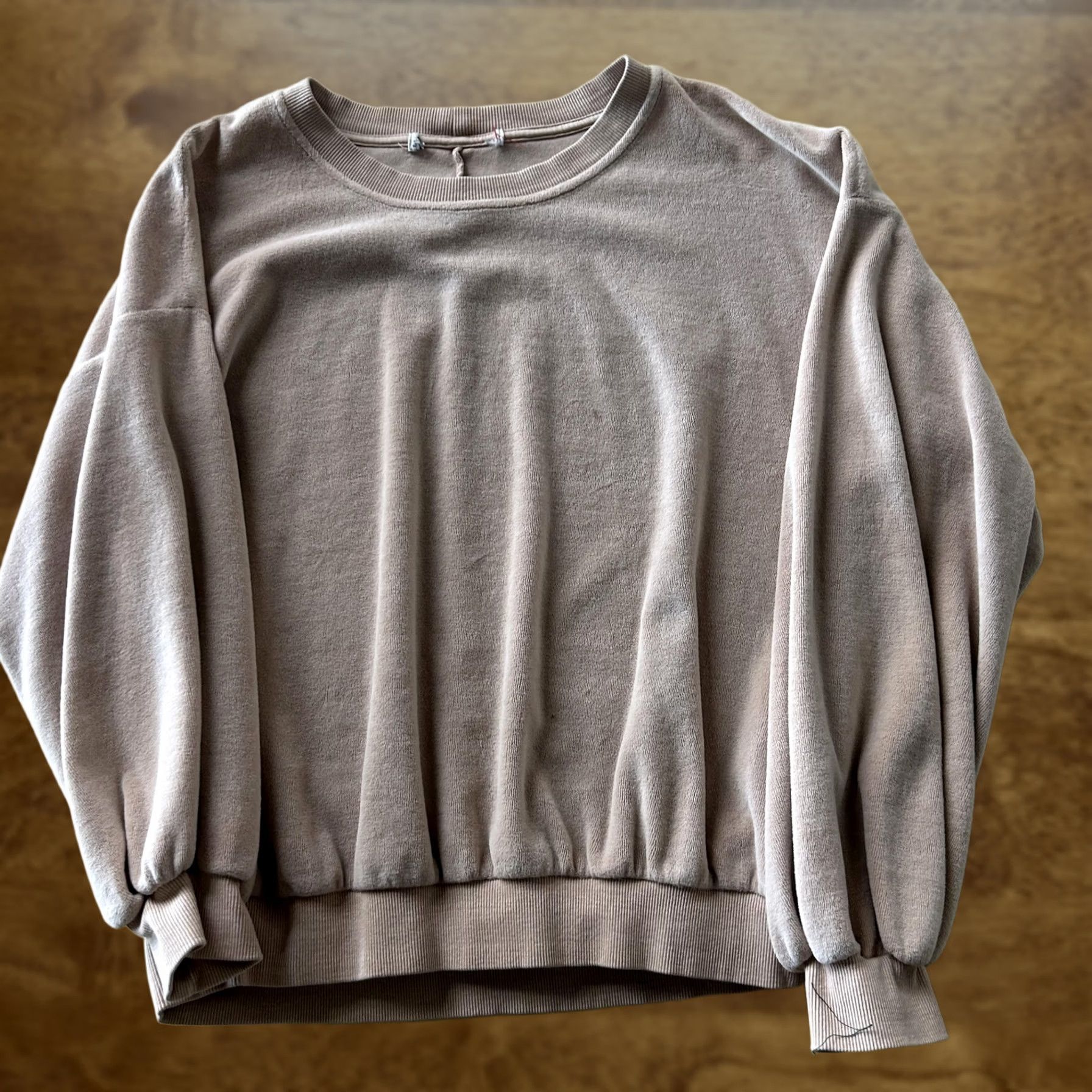 Velour VINTAGE Y2K Mens Velour Soft Beige Basic Pullover Crewneck Sweatshirt Mens Large Size US L / EU 52-54 / 3 - 1 Thumbnail