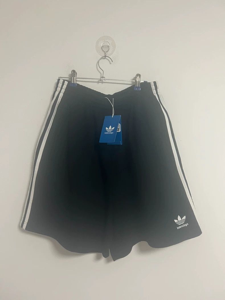 Balenciaga Balenciaga size XS Clover co-branded logo shorts in black Size US 27 - 1 Thumbnail