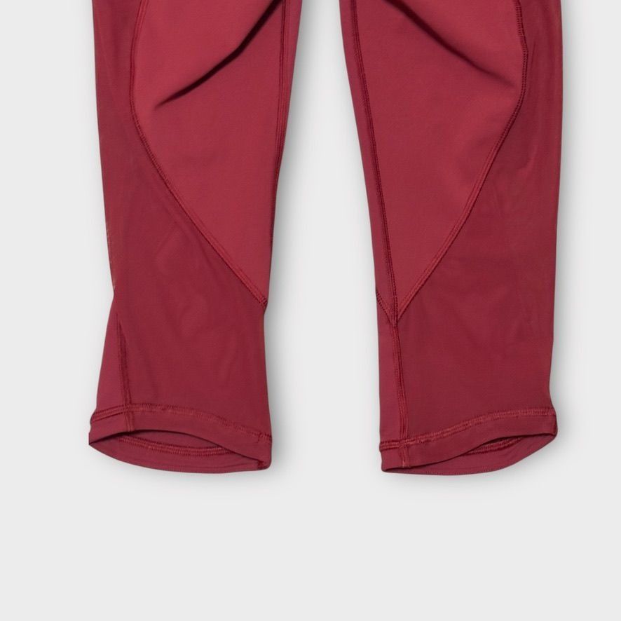 Lululemon NWT Lululemon Run With The Sun Crop 4 Rosewood Luxtreme Mesh Size 27" / US 4 / IT 40 - 8 Thumbnail