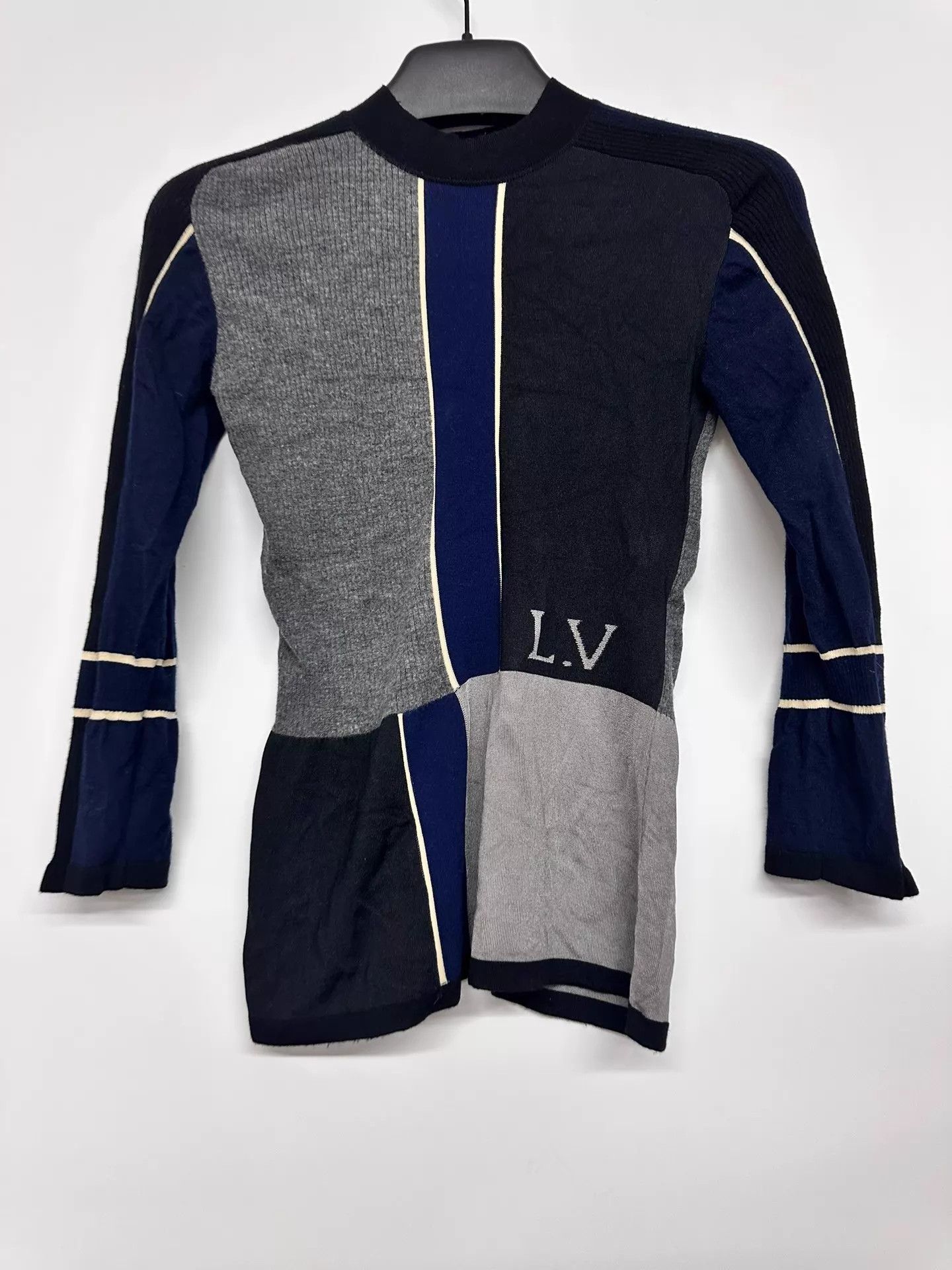 Louis Vuitton Louis Vuitton XS Top 38S 82B 58L Size XS / US 0-2 / IT 36-38 - 1 Thumbnail