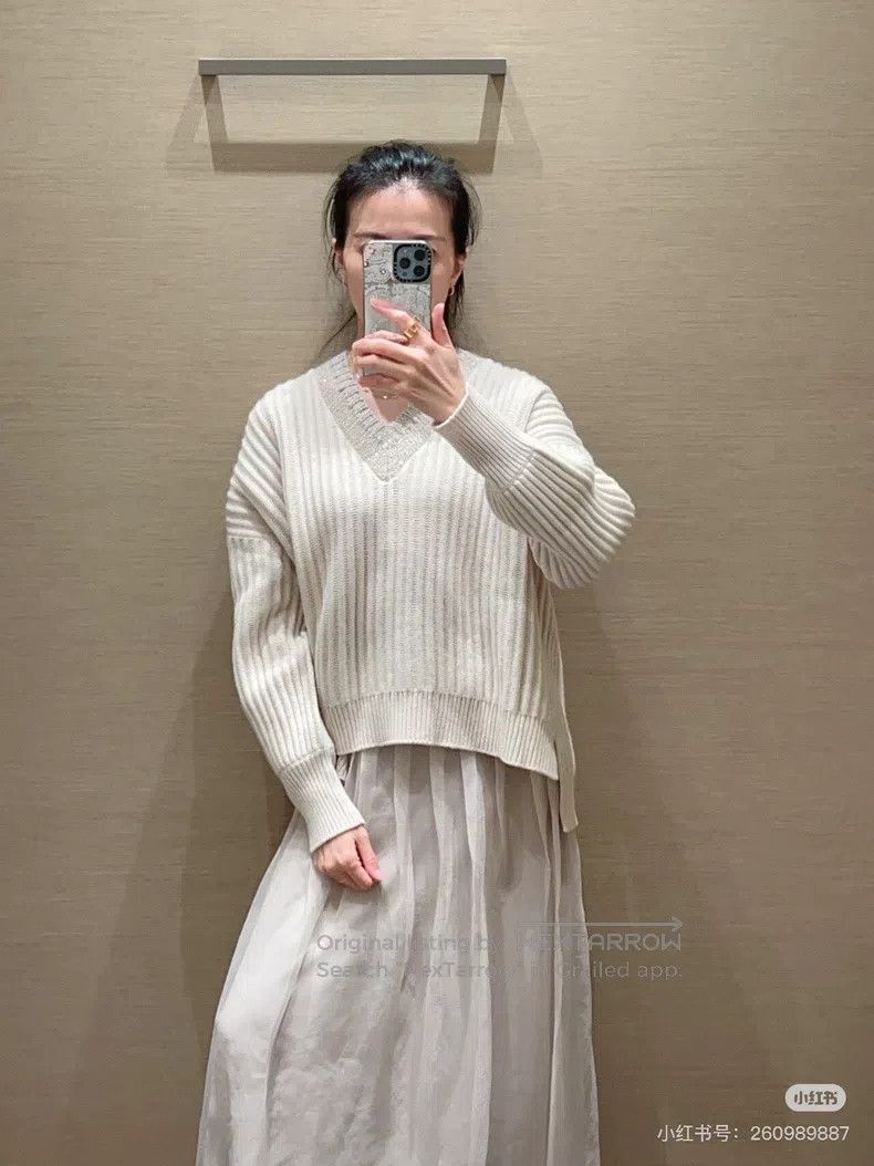 Brunello Cucinelli Brunello Cucinelli V-neck sequin cashmere sweater Size S / US 4 / IT 40 - 6 Thumbnail