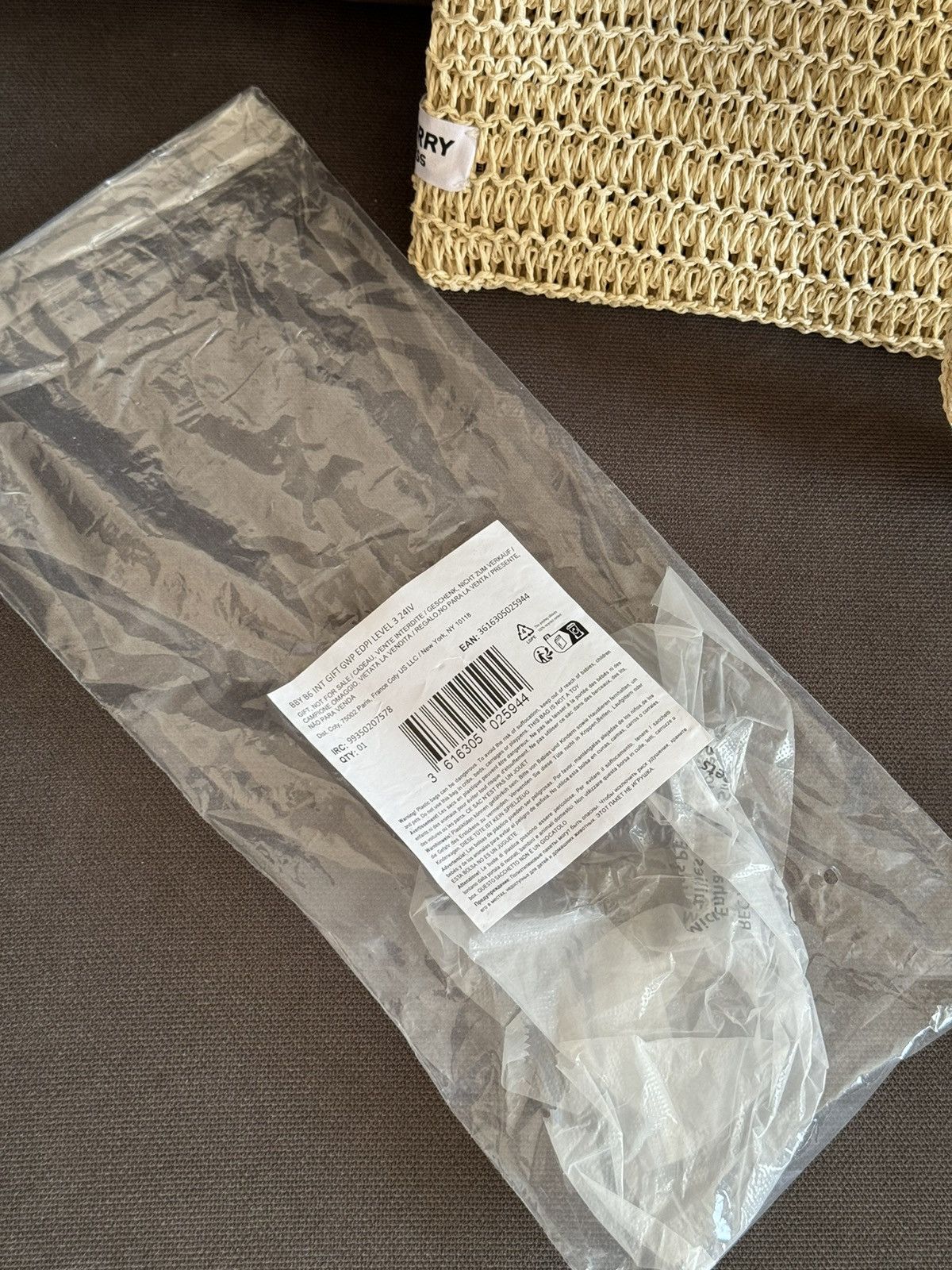 Burberry × Burberry Prorsum Burberry Straw Beige Logo Small Tote Bag Size ONE SIZE - 4 Thumbnail