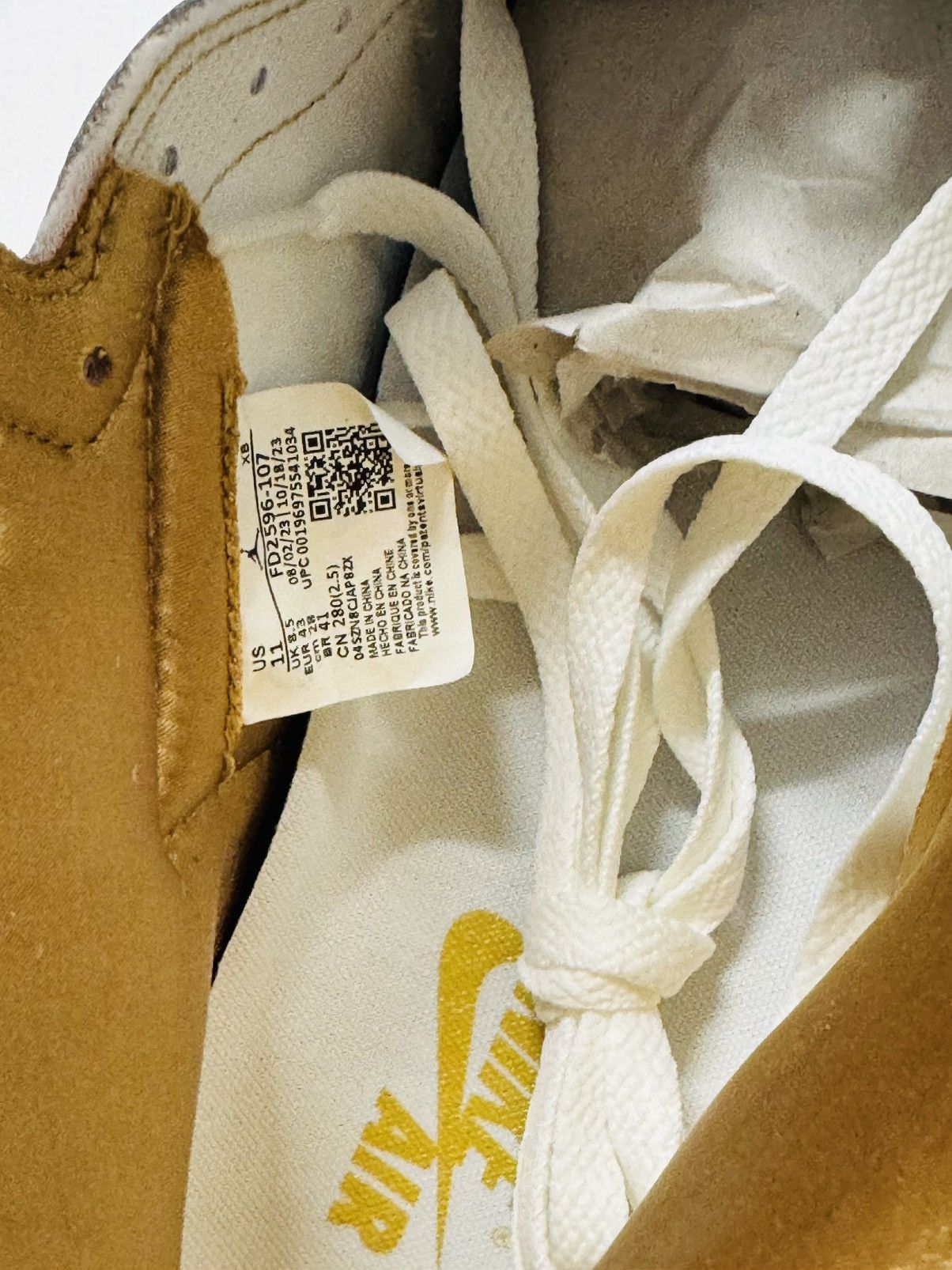 Jordan Brand Air Jordan 1 Retro High OG White/Metallic Gold Size US 11 / IT 41 - 7 Thumbnail