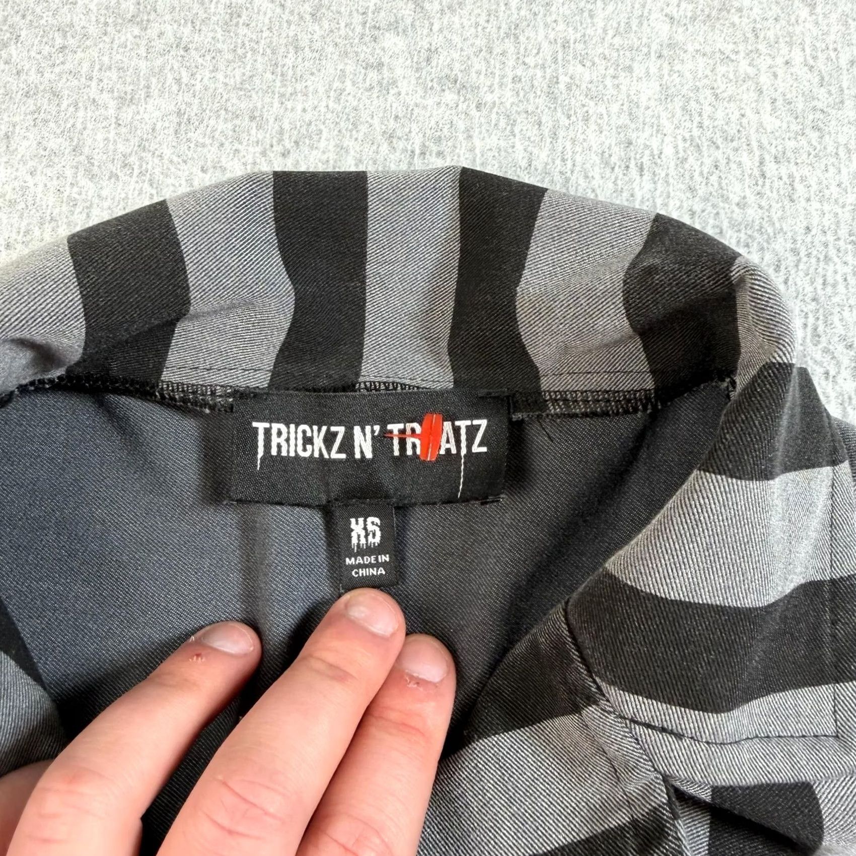 Dolls Kill Dolls Kill Trickz N' Treatz Blazer Womens XS Black Gray Stripe Moon Patch Gothic Size XS / US 0-2 / IT 36-38 - 3 Thumbnail