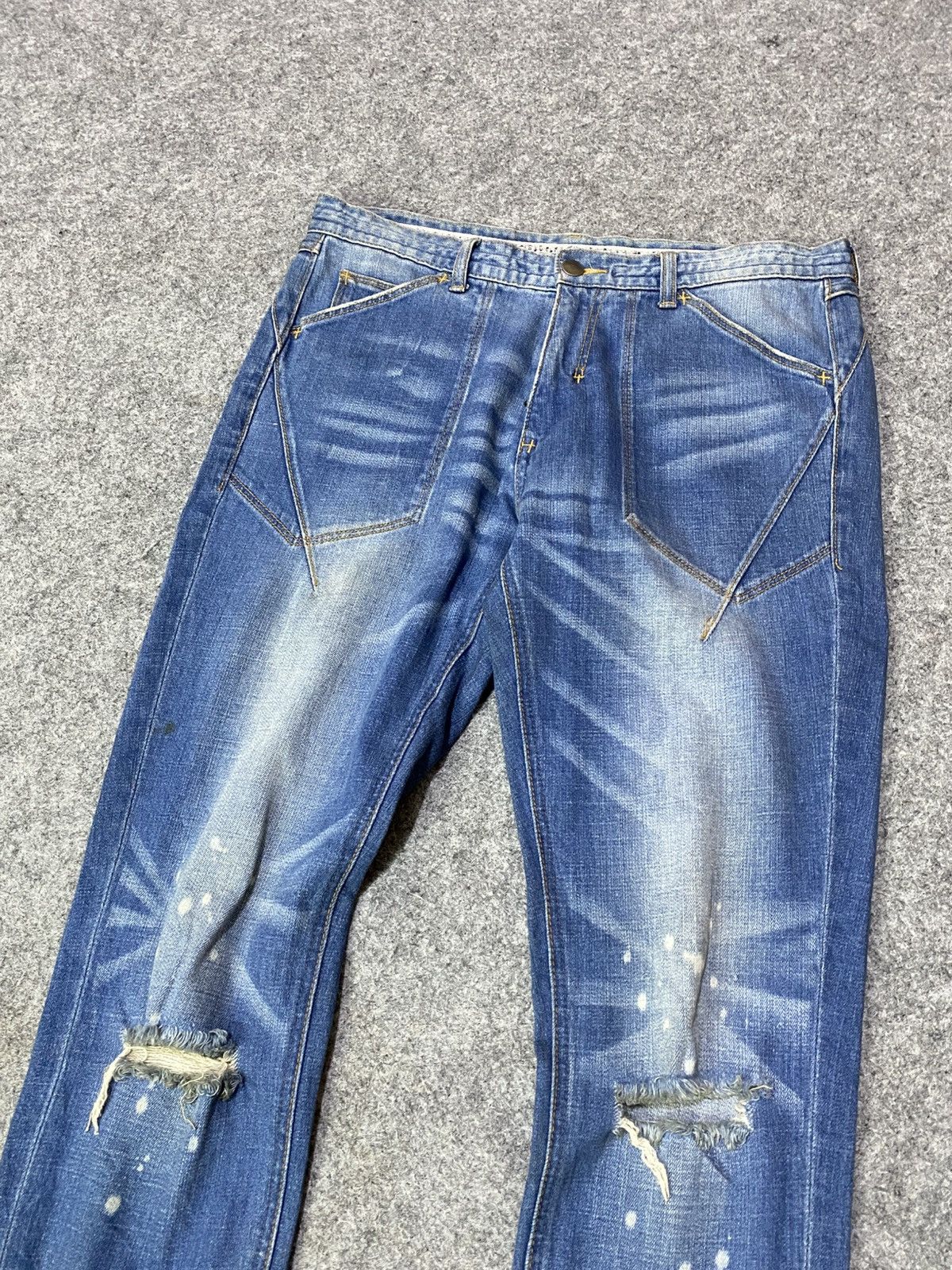 Number (N)ine Number (N)ine Distressed Denim Pants Size US 32 / EU 48 - 4 Thumbnail