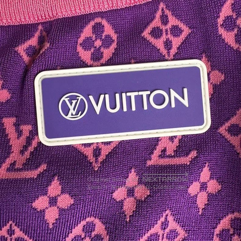 Louis Vuitton Louis Vuitton size m Mulberry silk purple blend printed str Size 24" / US 00 / IT 34 - 6 Thumbnail