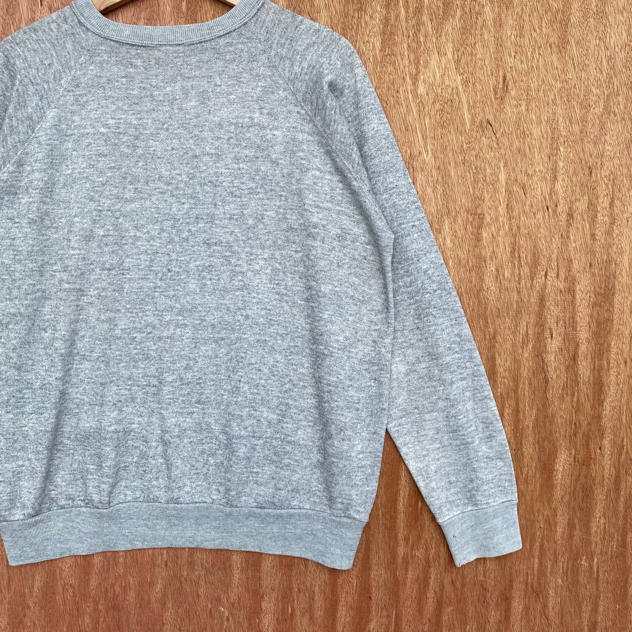 Vintage VINTAGE 80s Creighton University Sweatshirt Grey Raglan Size US XL / EU 56 / 4 - 12 Thumbnail