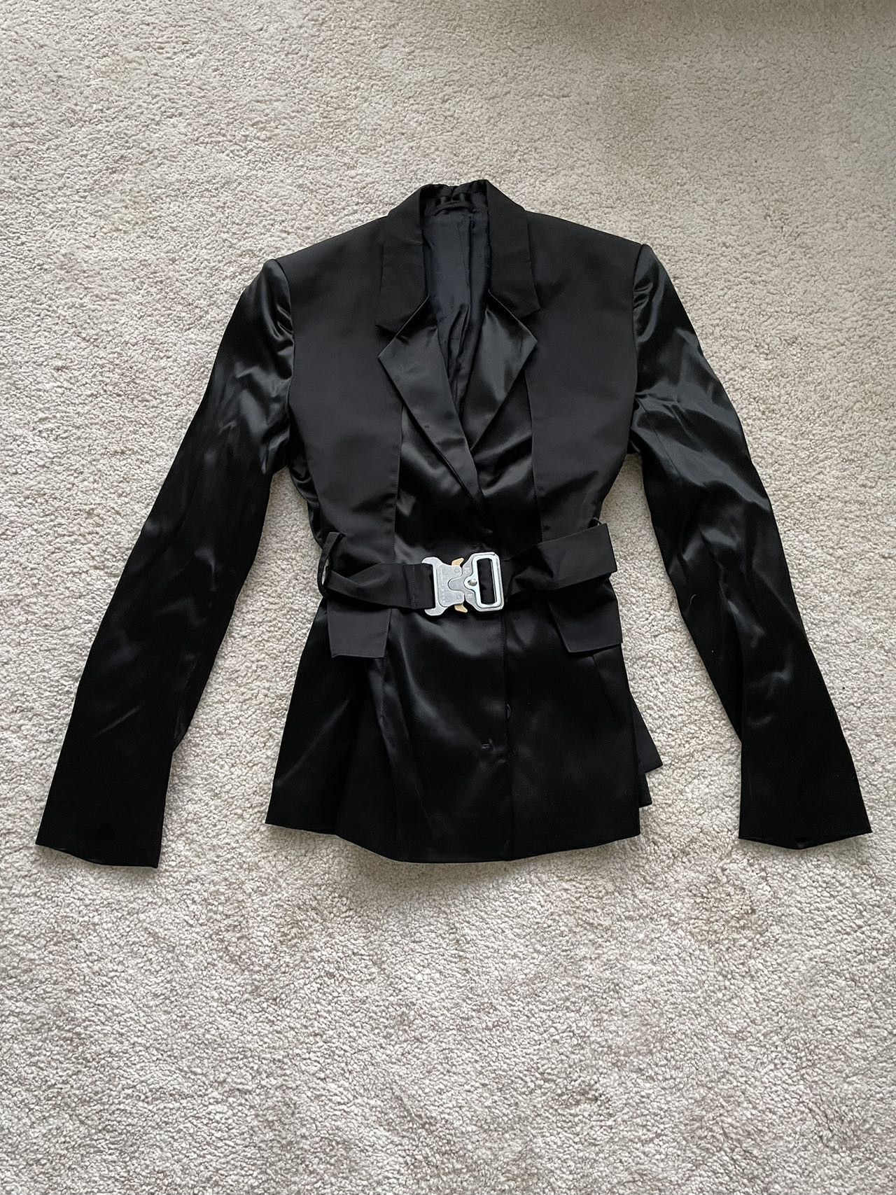 1017 ALYX 9SM 1017 ALYX 9SM Multi-Pocket Blazer Size XS / US 0-2 / IT 36-38 - 1 Thumbnail