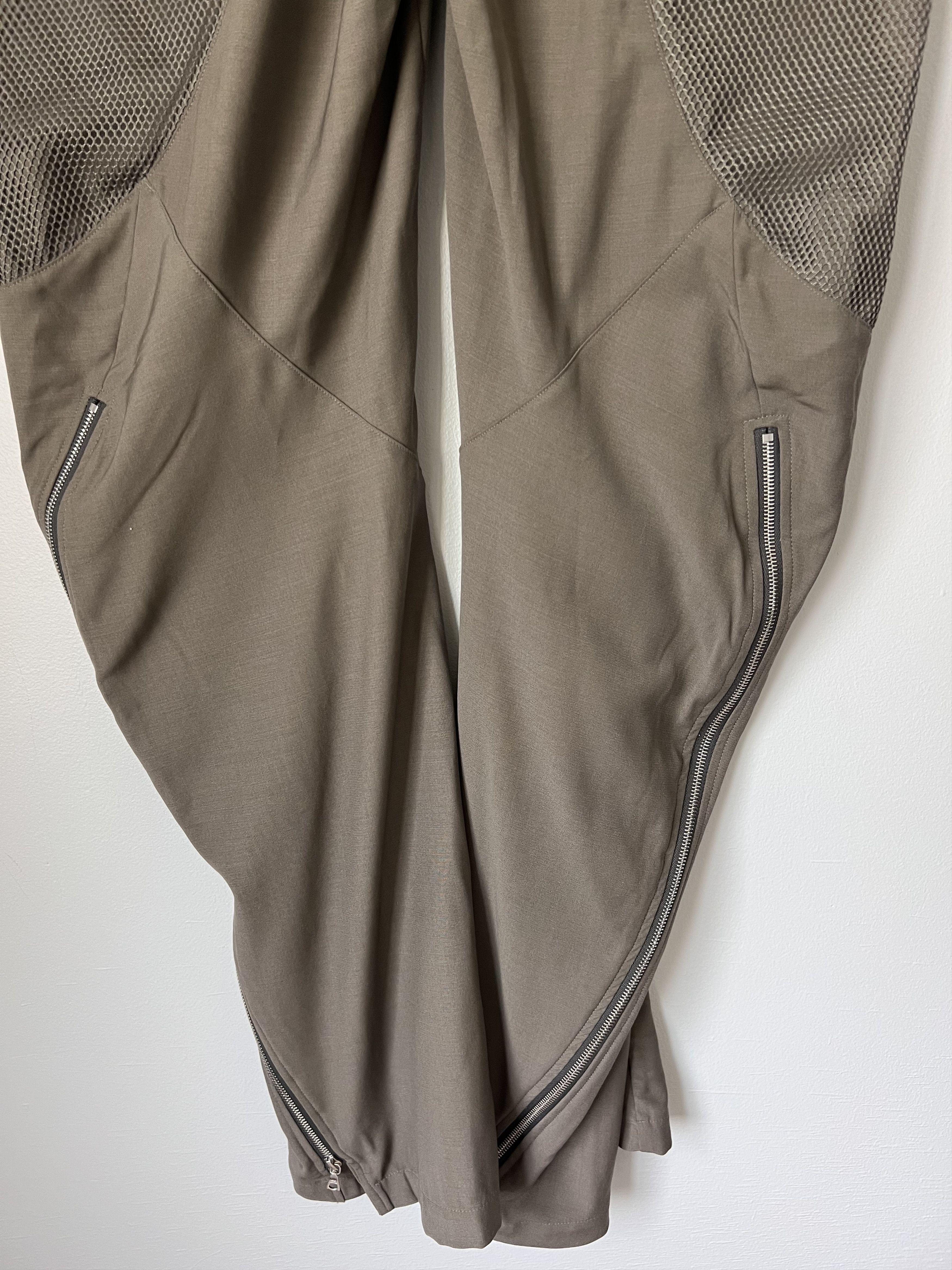CMMAWEAR CMMAWEAR Articulated Back Zip Pants in Grey Size US 32 / EU 48 - 8 Thumbnail