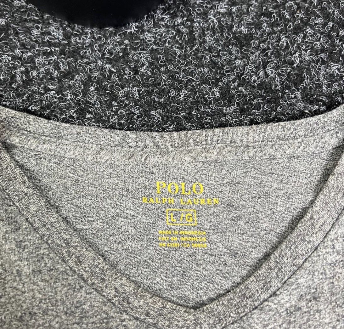 Polo Ralph Lauren Polo raloh lauren v neck t-shirt gray old money luxury Size US L / EU 52-54 / 3 - 4 Thumbnail