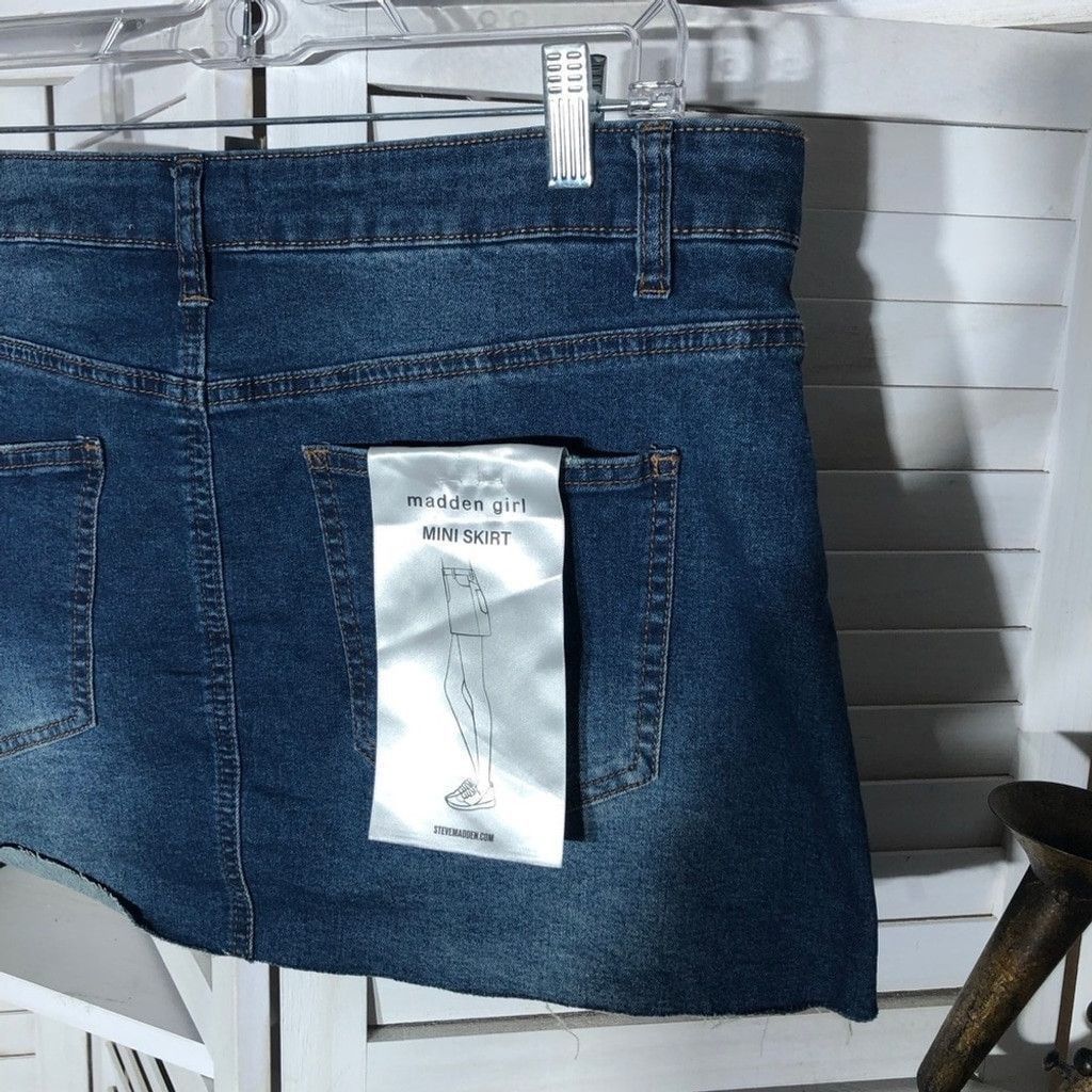 Madden NYC NWT Madden Girl Mini Skirt Raw Hemline Cotton Denim Blue L Size 34" / US 12 / IT 48 - 6 Thumbnail