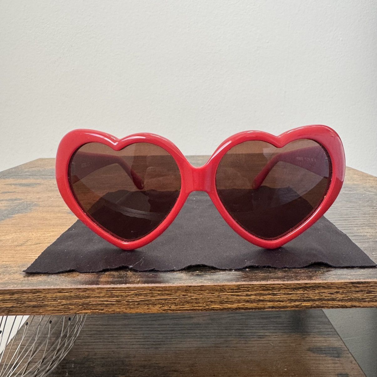 Moschino Vintage Moschino Heart Sunglasses Size ONE SIZE - 2 Thumbnail