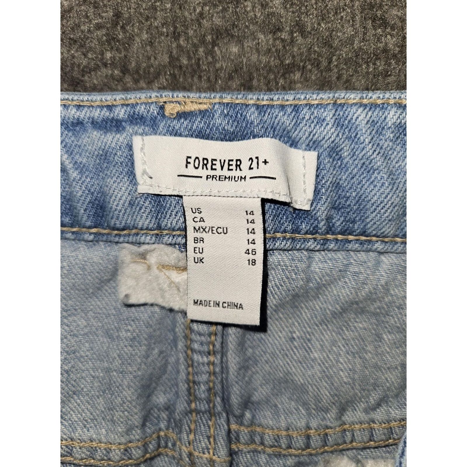 Forever 21 FOREVER 21 Premium Cargo Jeans Womens 14 Blue High Rise Wide Leg Denim Utility 90s College Hip Hop Baggy Trousers Mens? Size 36" / US 14 / IT 50 - 2 Thumbnail