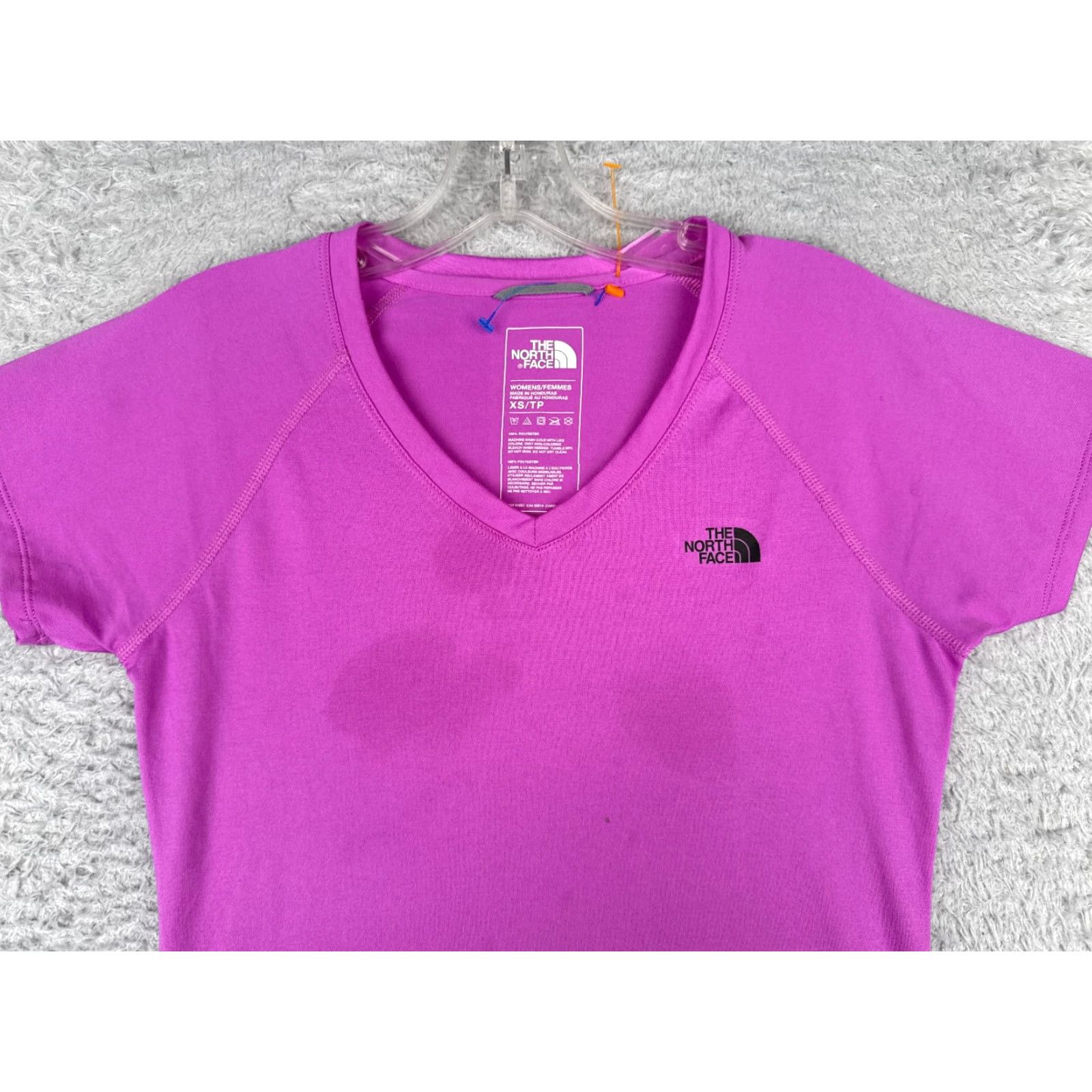 The North Face The North Face T-Shirt Women XS Purple Short Sleeve V-Neck Polyester Size XS / US 0-2 / IT 36-38 - 4 Thumbnail