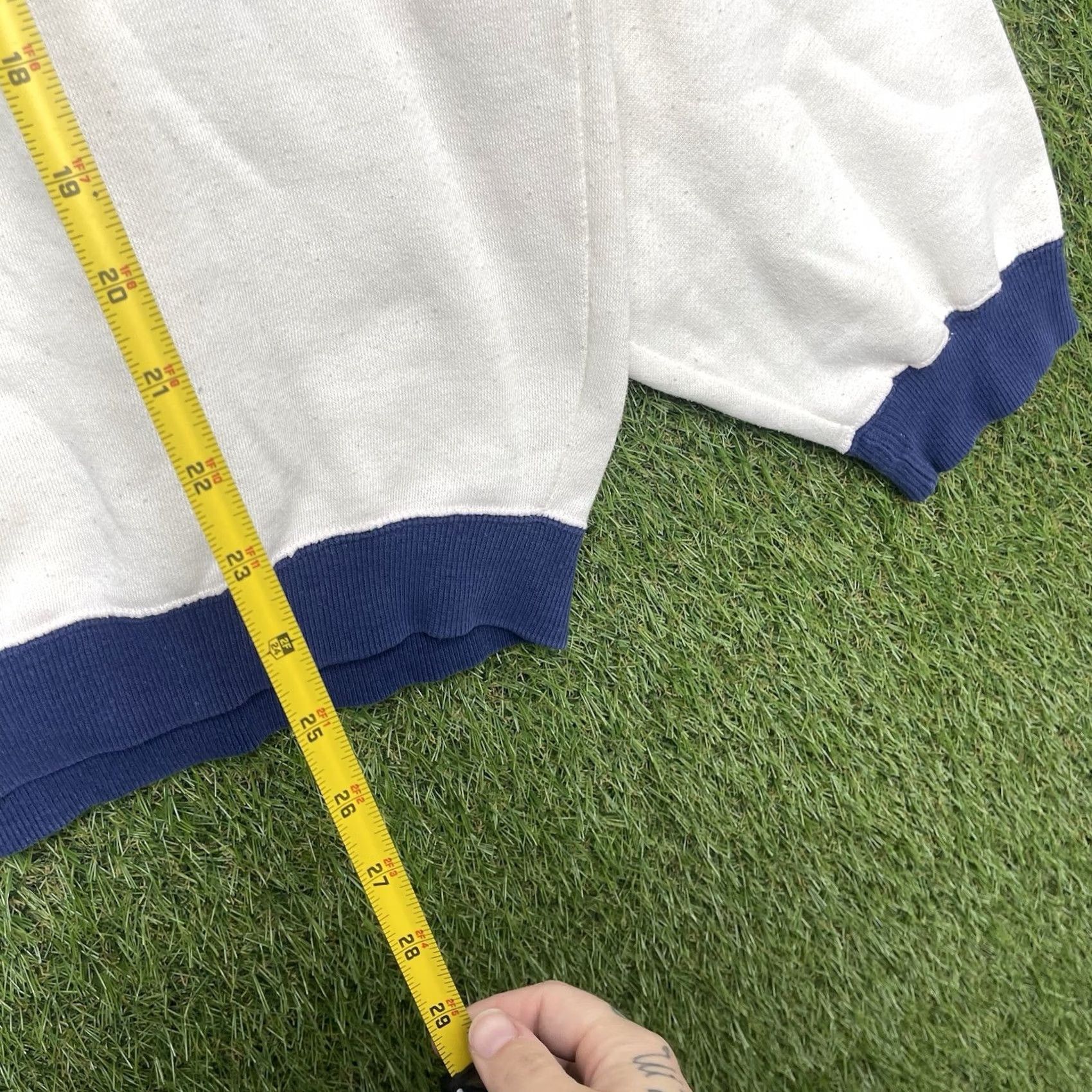 Vintage VINTAGE Coca-Cola Winter Sports Sweatshirt Mens XL Ice Skiing Crew 90s Schuss White Cotton Blend Fleece Pullover Sweatshirt Mens XS? Size US XL / EU 56 / 4 - 4 Thumbnail