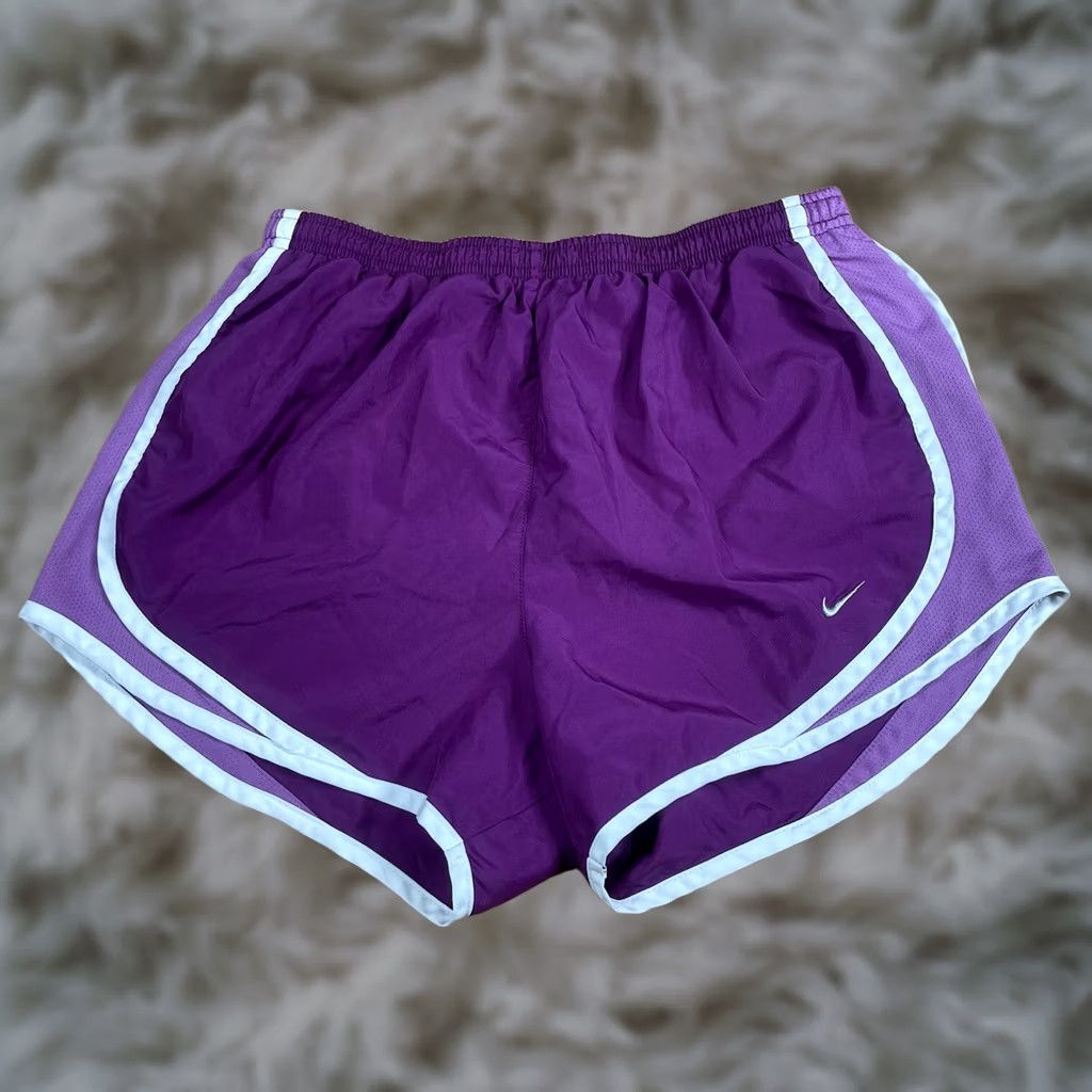 Nike Nike Shorts Womens Size Small Purple Dri Fit Athletic Running Cross Training Size 28" / US 6 / IT 42 - 1 Thumbnail