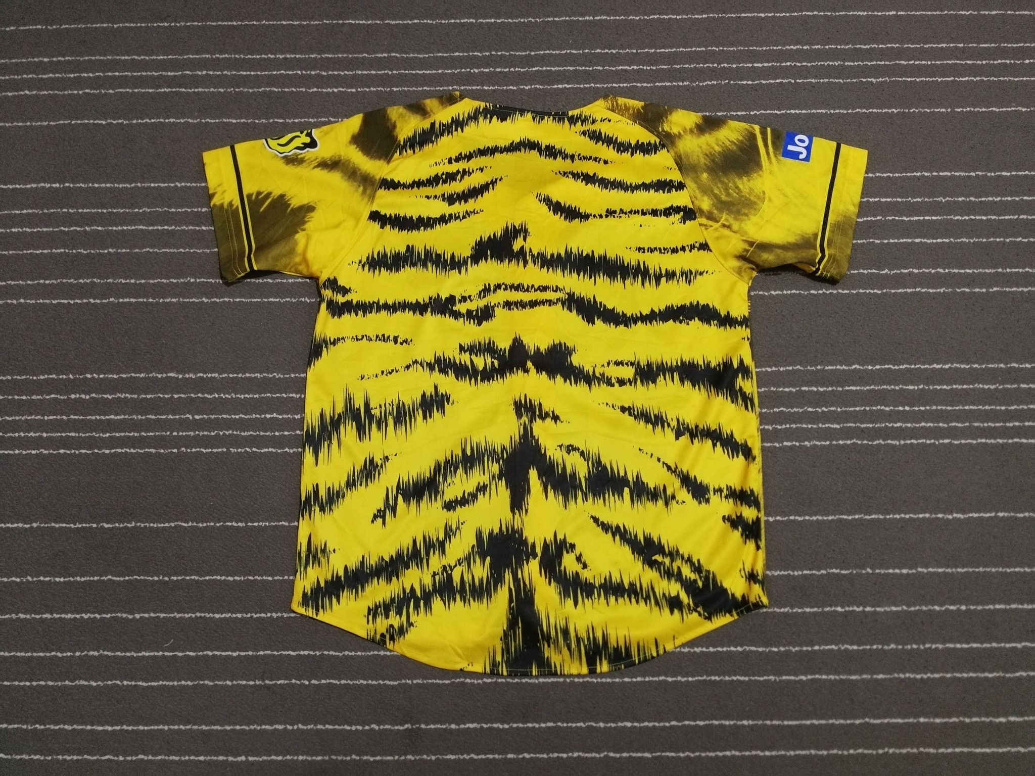 Japanese Brand × MLB × Mizuno Mizuno HANSHIN TIGERS full print baseball jerseys S 1855 Size US S / EU 44-46 / 1 - 4 Thumbnail