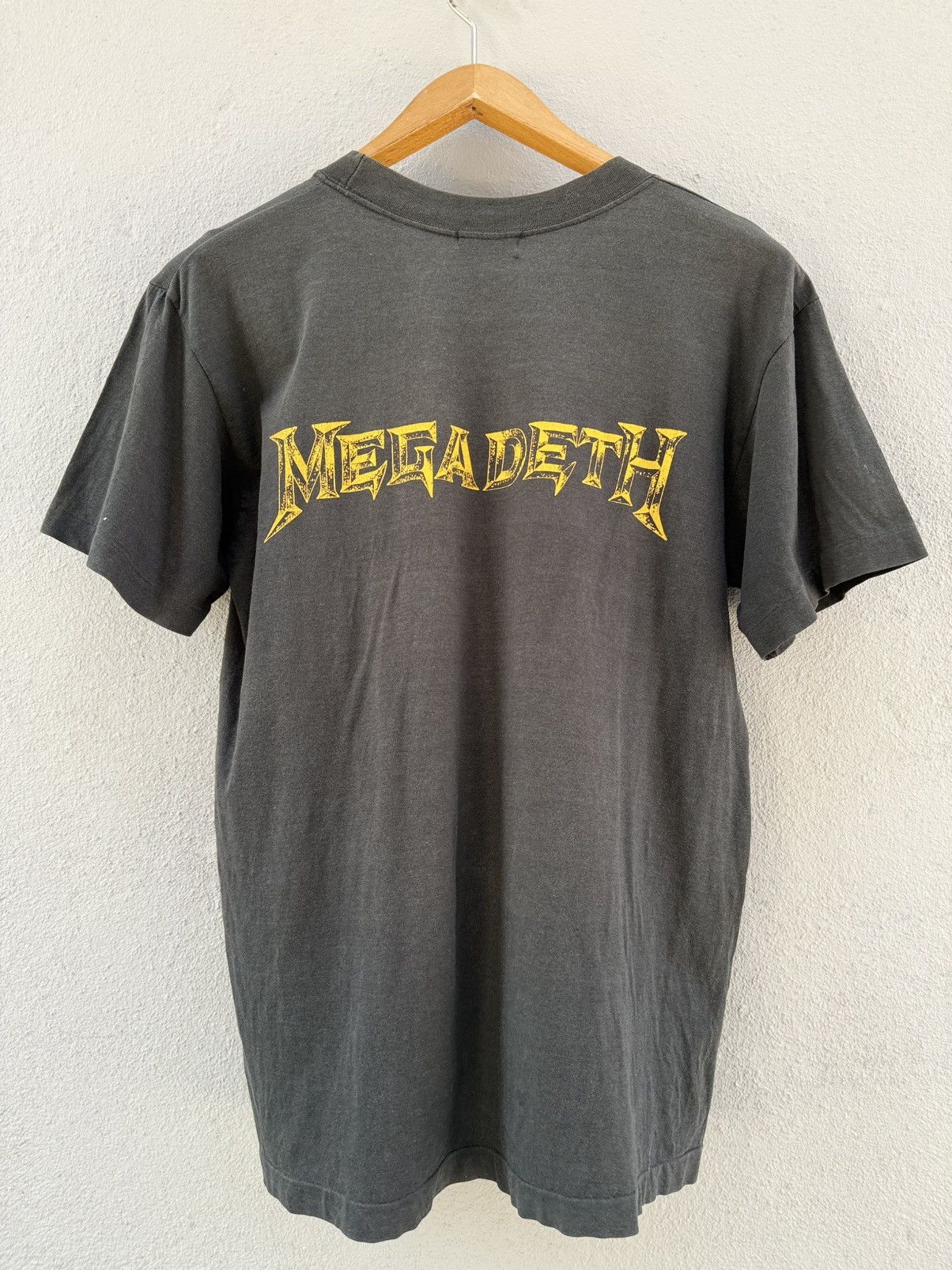 Band Tees Thrashed Vintage 80s Megadeth Heavy Metal Faded Promo Tee Size US M / EU 48-50 / 2 - 9 Thumbnail