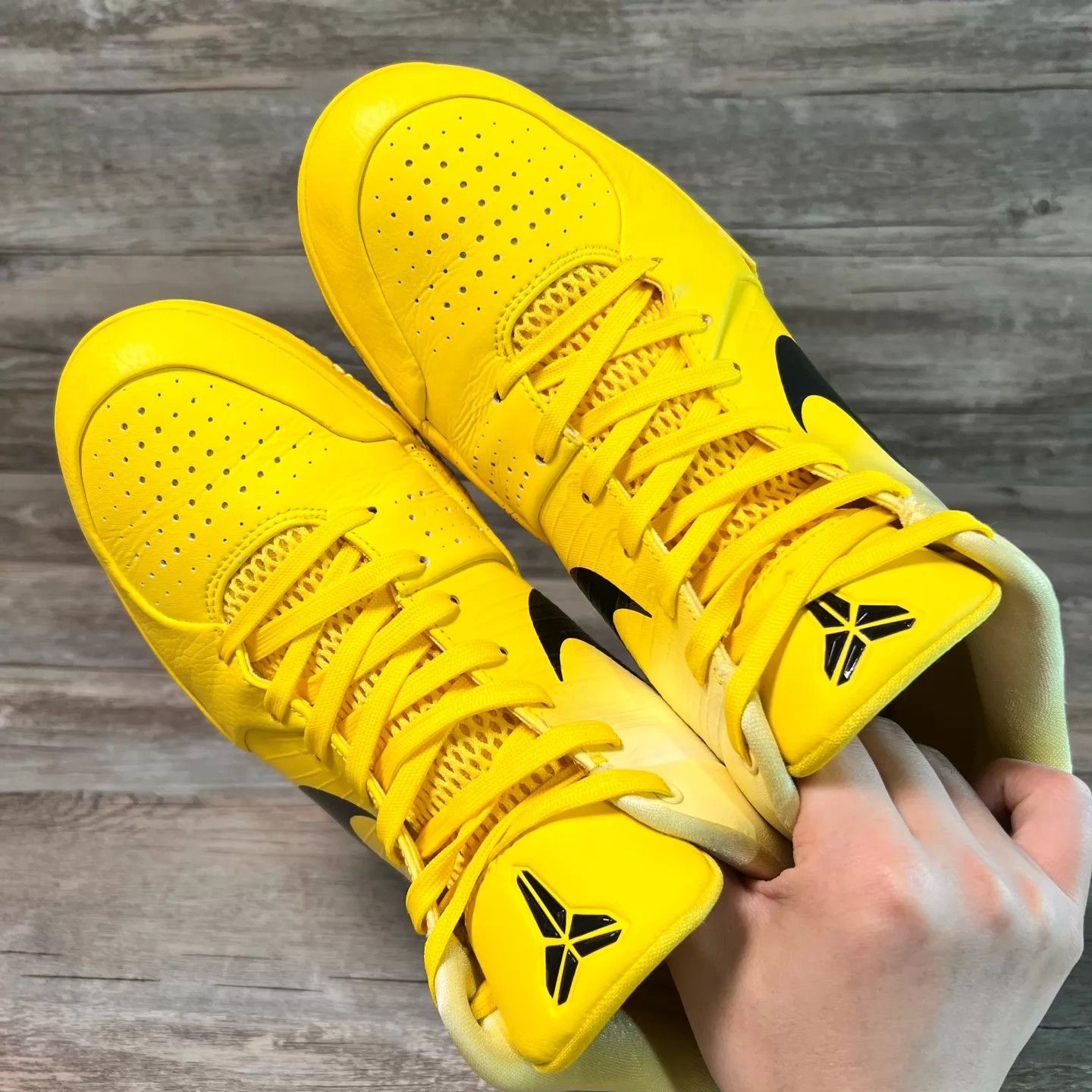 Nike Nike Zoom Kobe 4 ZK4 Black/Yellow IH0587-700 Size US 10 / EU 43 - 5 Thumbnail
