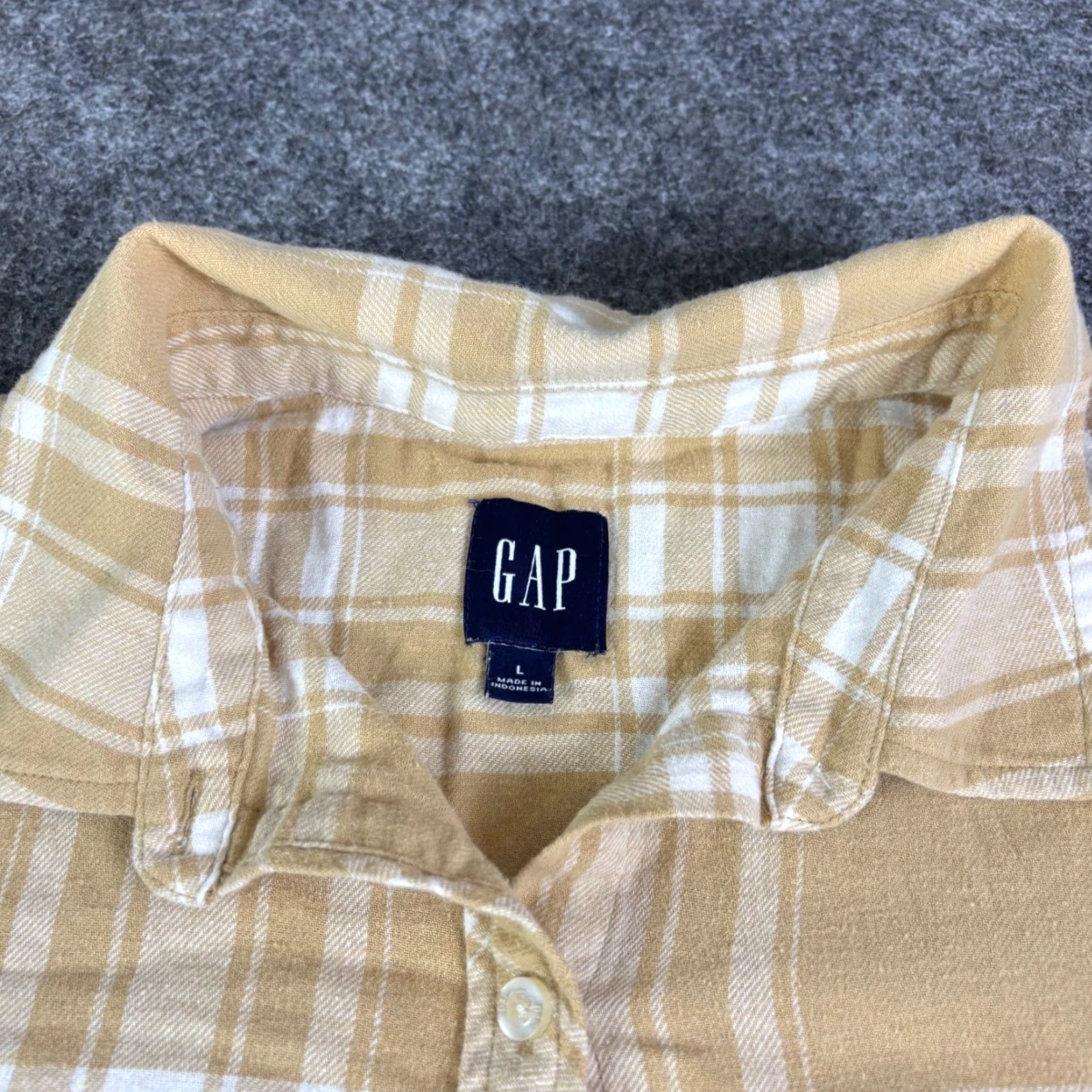 Gap Gap Shirt Plaid Button-Down Long Sleeve Beige White L Womens Vintage? No, Basic Casual 30s Pattern Pocket Button-Up Cotton Be aege Size L / US 10 / IT 46 - 7 Thumbnail