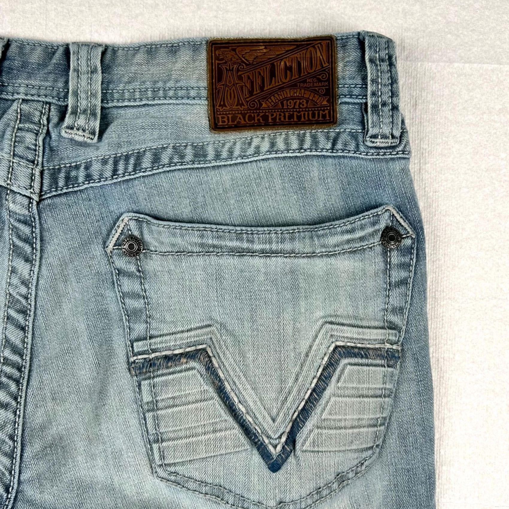 Affliction Affliction Jeans Mens 32x32 Straight Leg Whiskered Light Wash Denim Y2K Wings Size US 32 / EU 48 - 7 Thumbnail