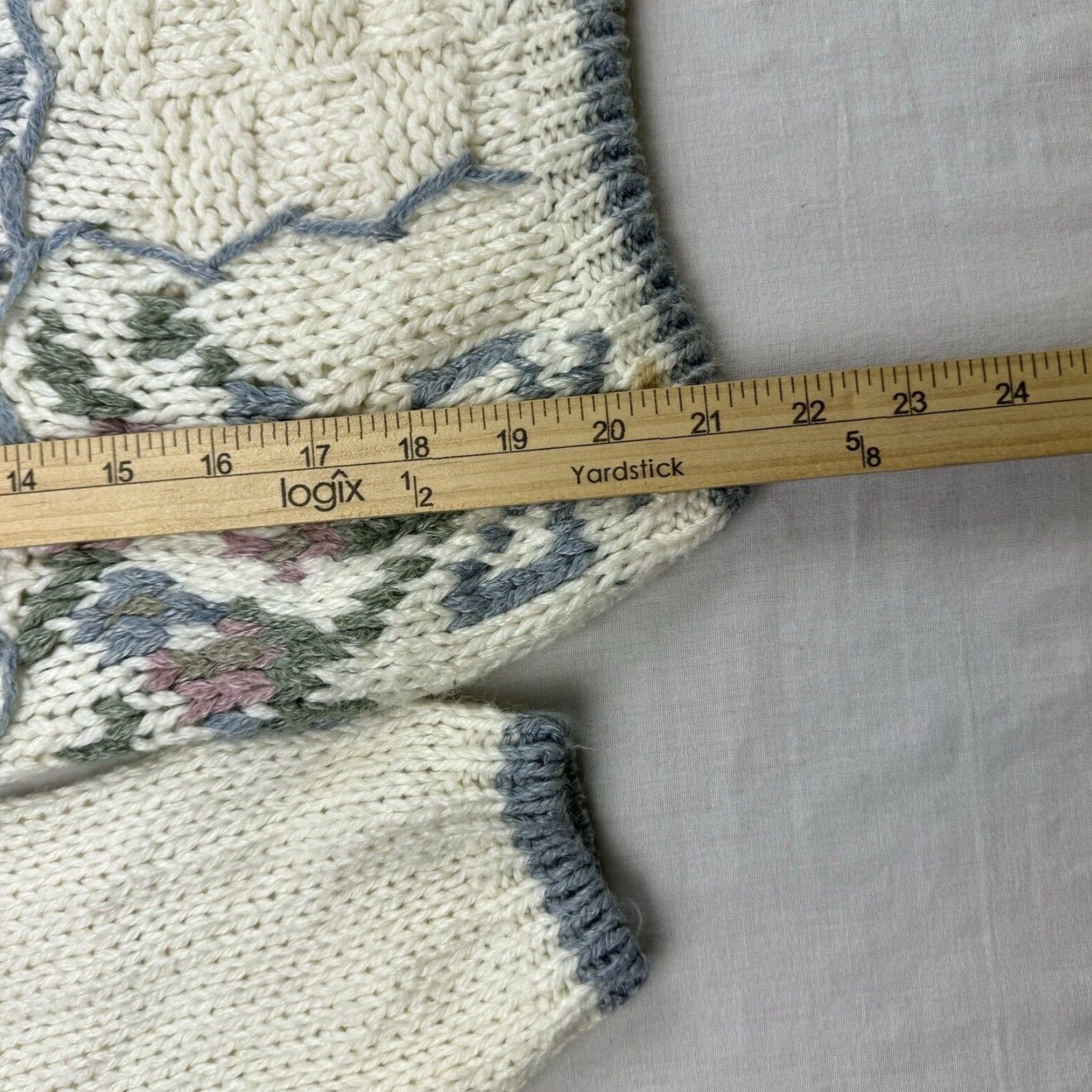 Vintage VINTAGE Nuggets Sweater Womens S White Heart Flowers 90s Pullover Size S / US 4 / IT 40 - 7 Thumbnail