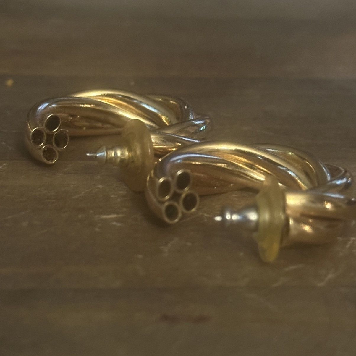 Other Chunky gold tone twisted hoop earrings Size ONE SIZE - 3 Thumbnail