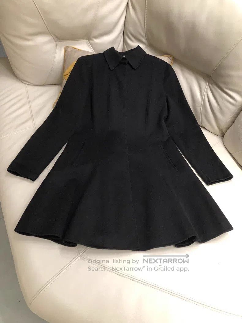 Valentino Valentino Black coat Size L / US 10 / IT 46 - 2 Thumbnail