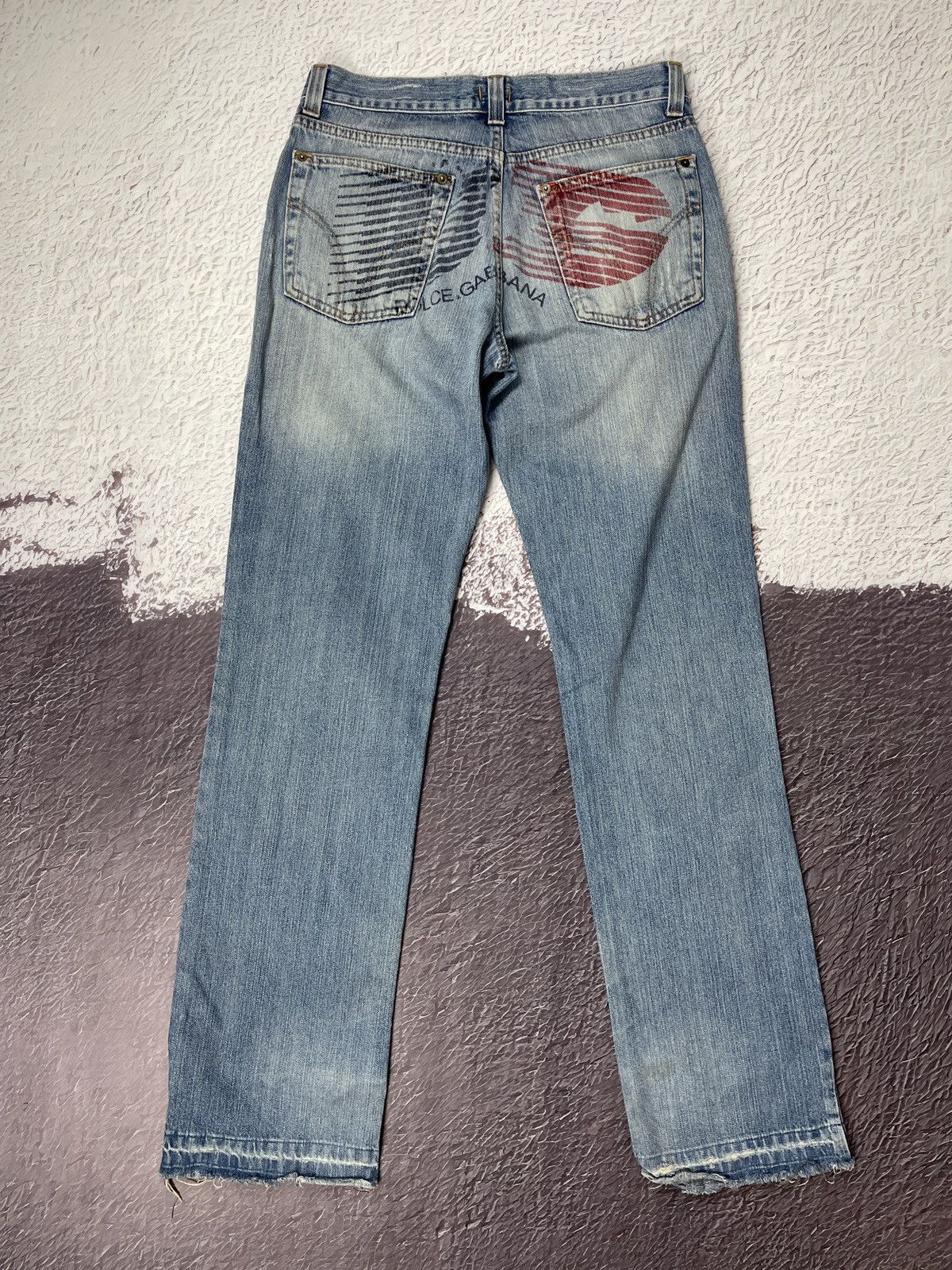 Dolce & Gabbana Dolce & Gabbana vintage big painted logo distressed denim Size US 32 / EU 48 - 11 Thumbnail