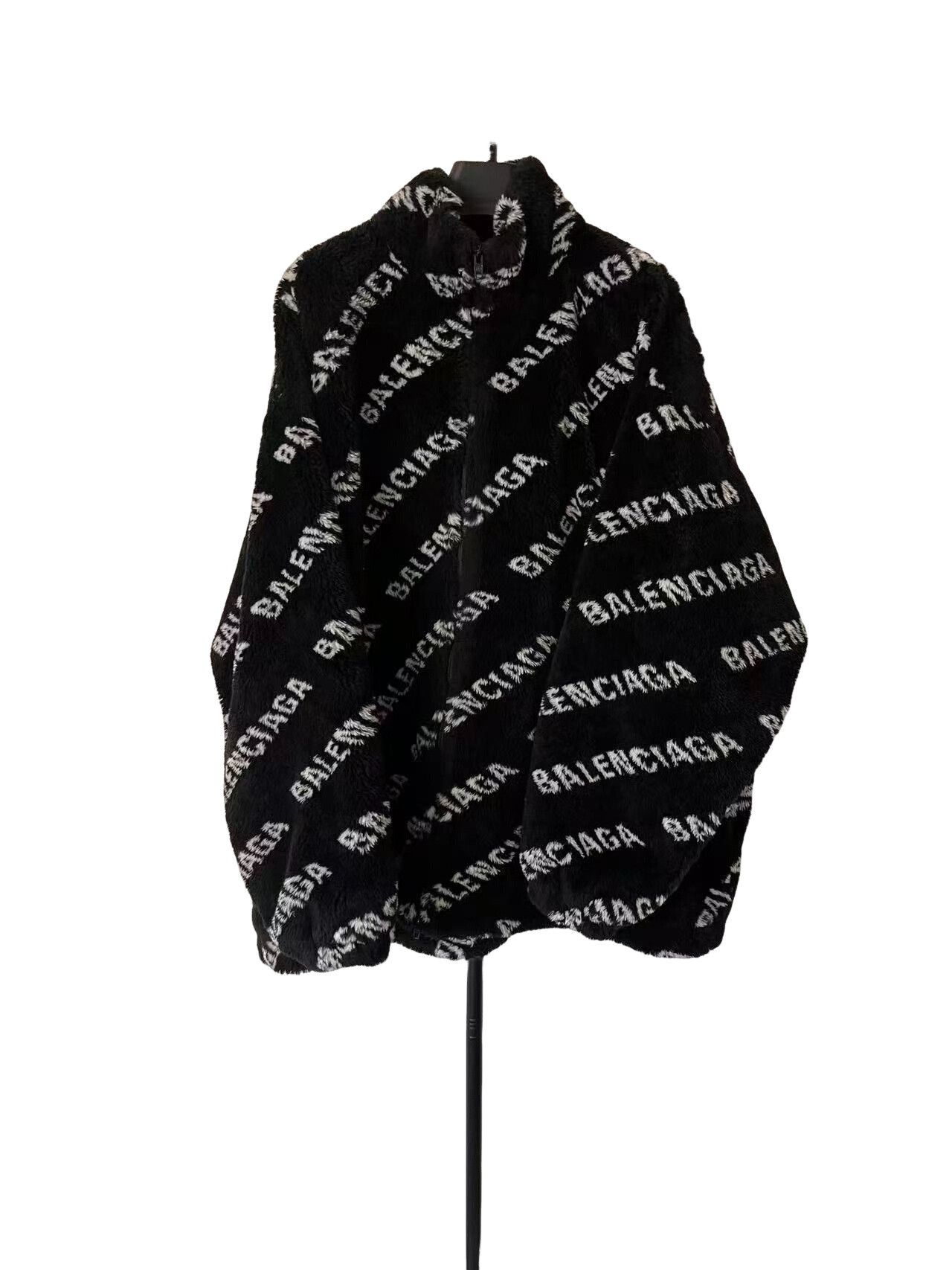 Balenciaga Balenciaga Logo Faux Fur Jacket 34 Size XS / US 0-2 / IT 36-38 - 1 Thumbnail