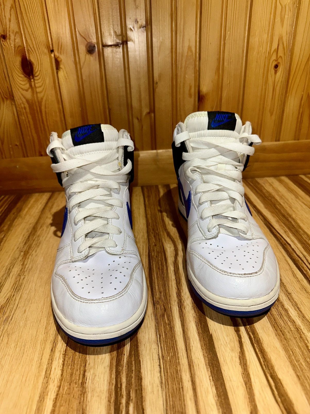 Nike 2008 Nike White Black and Blue Accents Size 9 Size US 9 / EU 42 - 2 Thumbnail