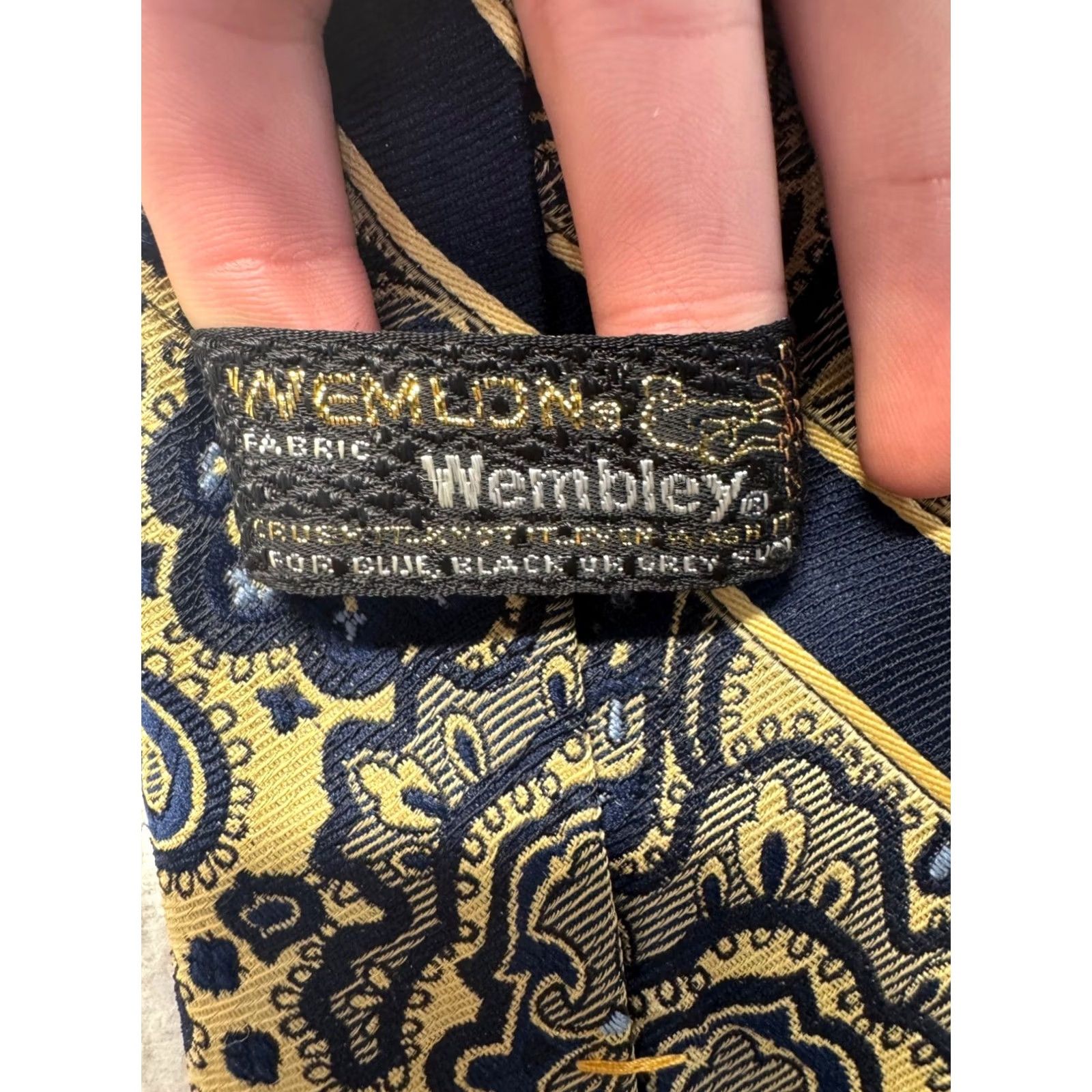 Vintage VINTAGE Wembley Paisley/Stripe Necktie Blue/Gold Wemlon Design #9110 Size ONE SIZE - 5 Thumbnail