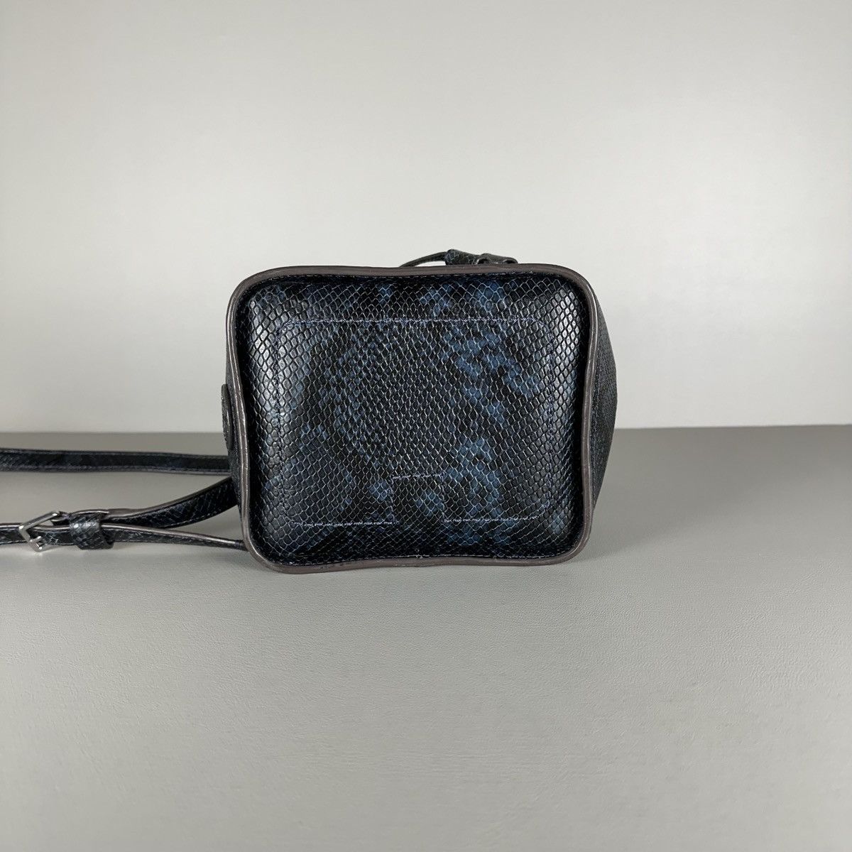 Tory Burch Tory Burch Snake Style Black Blue Bucket Shoulder Bag Size ONE SIZE - 4 Thumbnail
